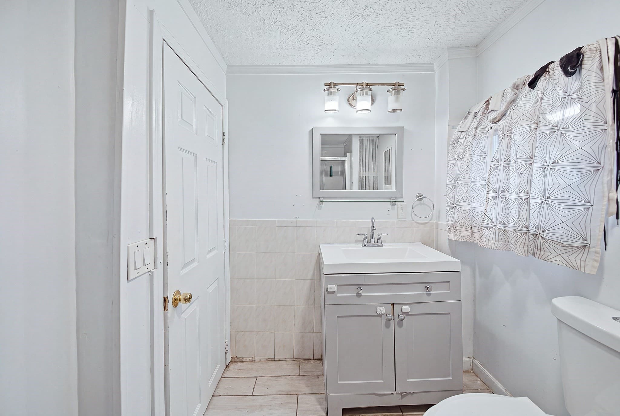 2 Family - 2 Units Up/Down at 8 Cady St, Lowell MA 01852, Lowell, photo 11 of 42