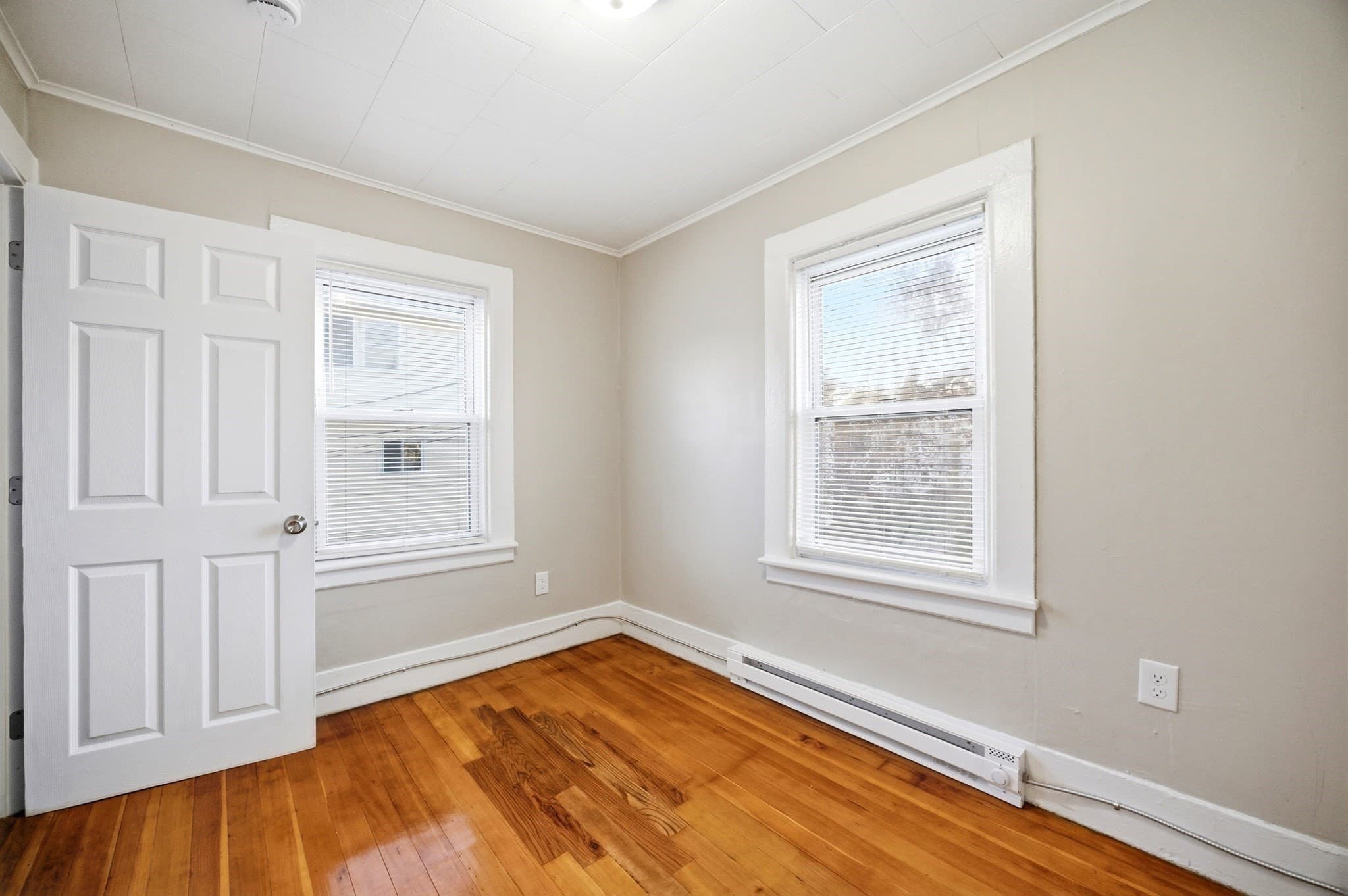 5+ Family - 5+ Units Up/Down at 77 Walnut St, Holyoke MA 01040, Holyoke, photo 6 of 9