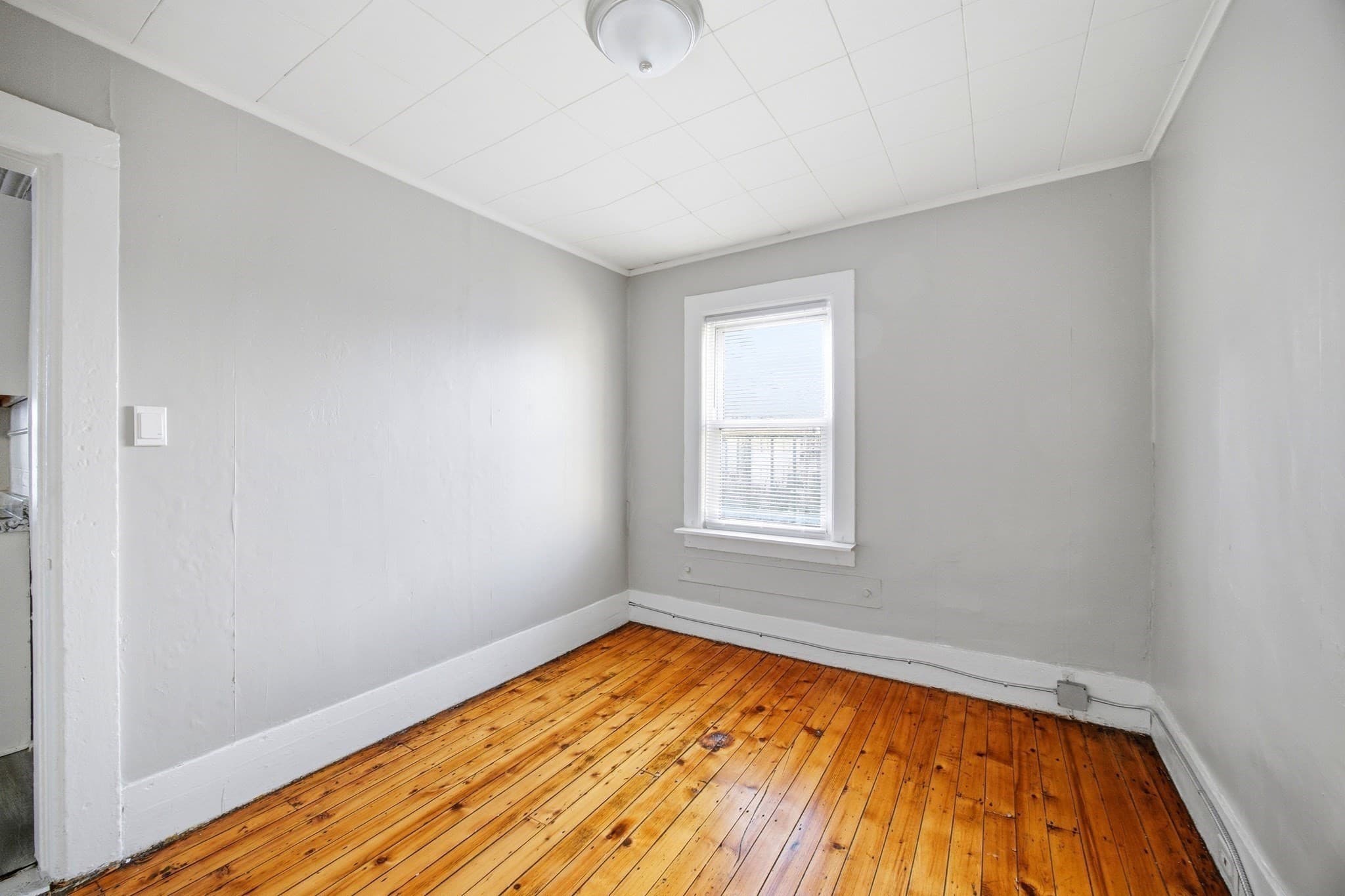 5+ Family - 5+ Units Up/Down at 77 Walnut St, Holyoke MA 01040, Holyoke, photo 7 of 9