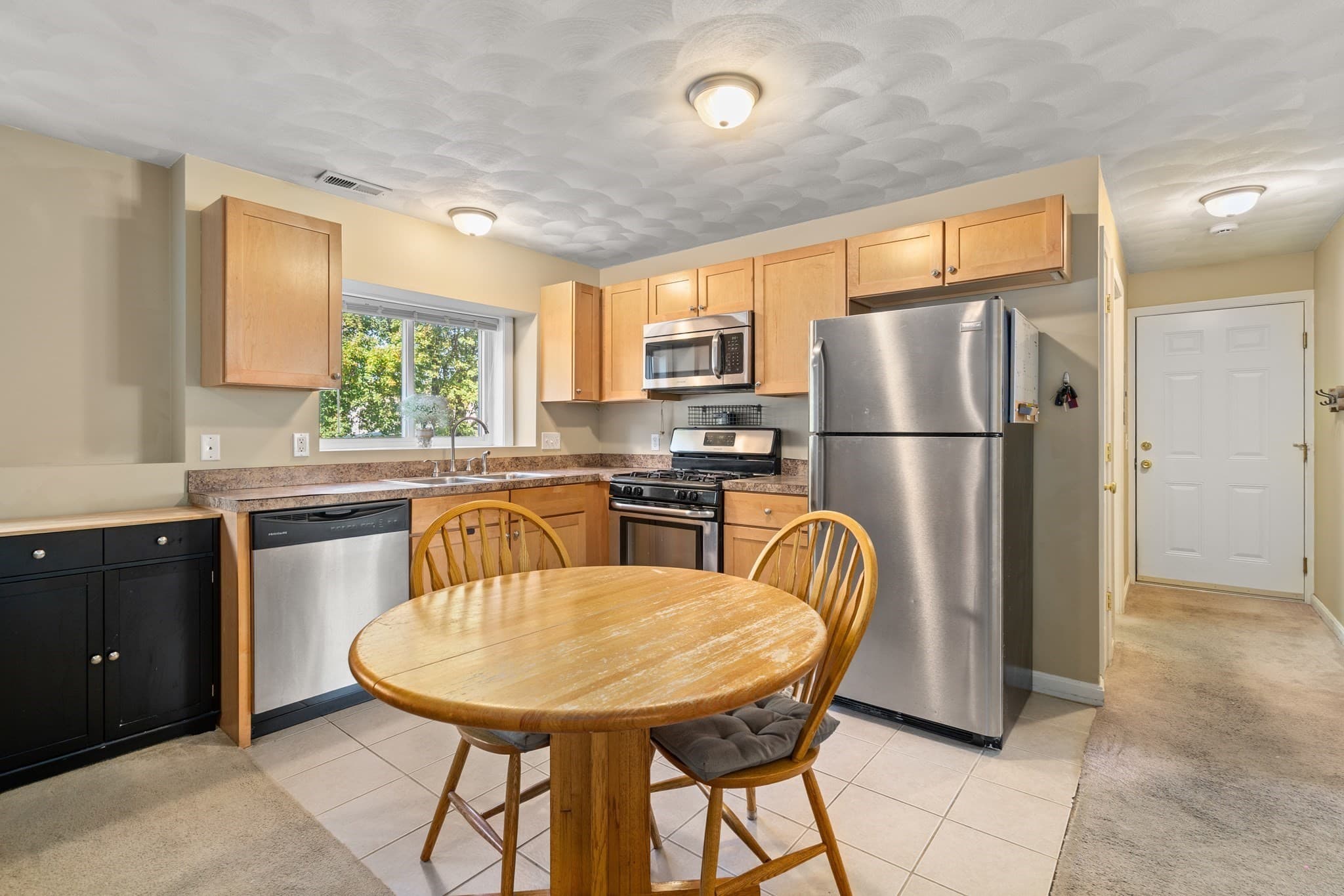Condominium at 2 Main St # 18, Lincoln RI 02864, Lincoln, photo 6 of 21