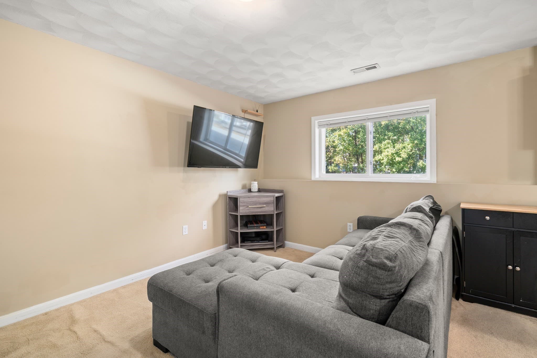 Condominium at 2 Main St # 18, Lincoln RI 02864, Lincoln, photo 3 of 21