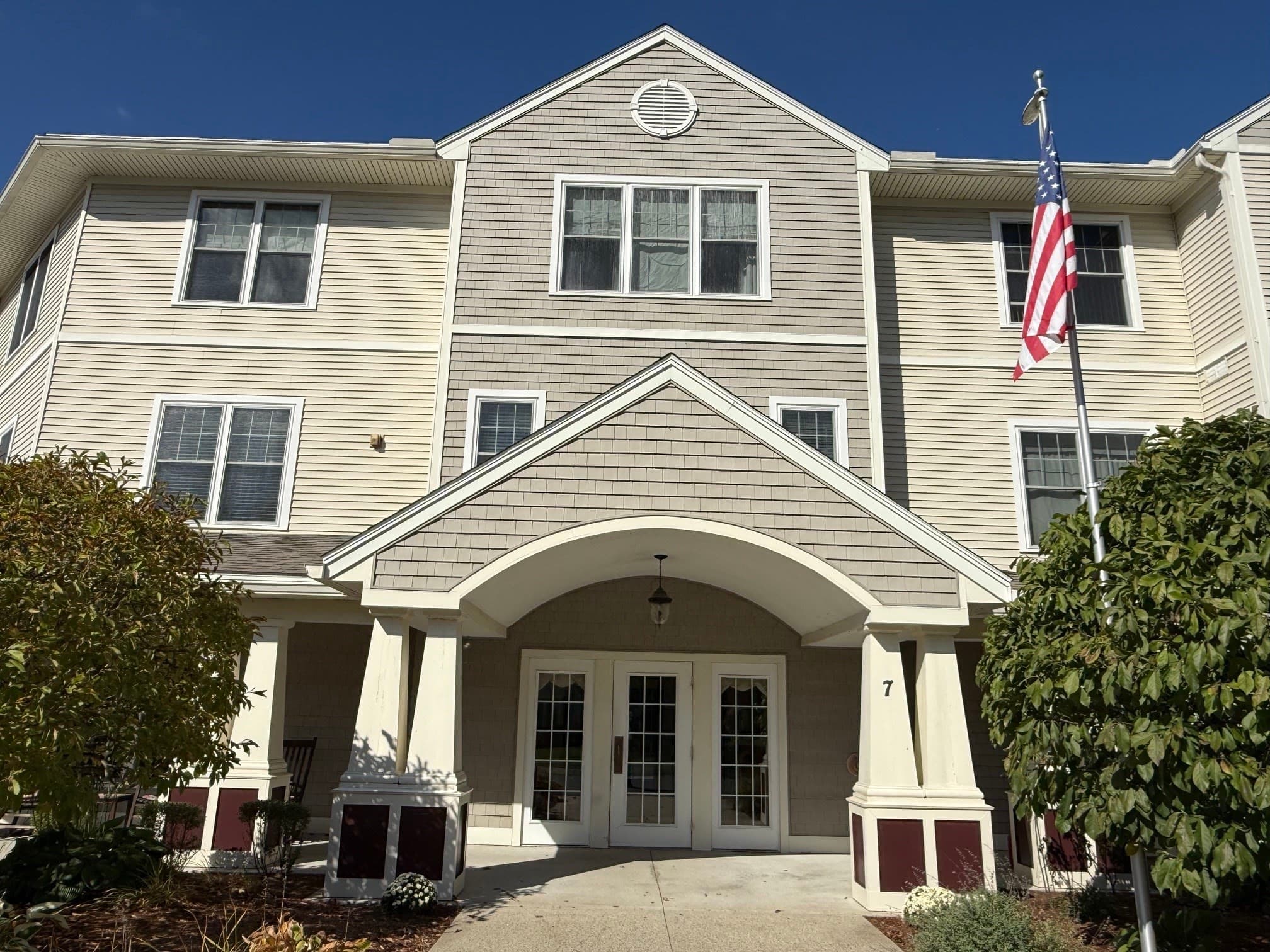 7 Crescent Gate # 313, Sturbridge MA 01518