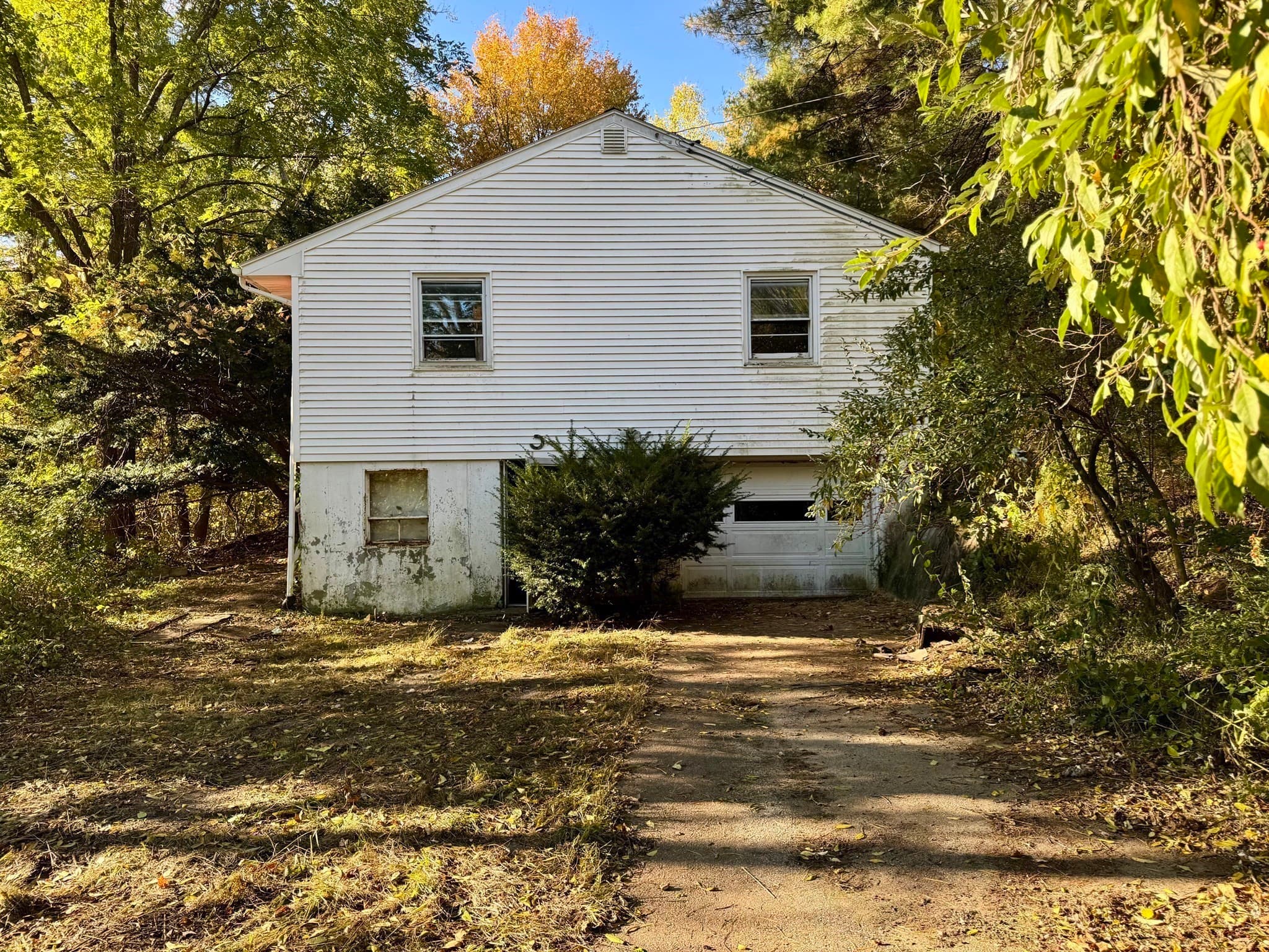 Single Family Residence at 5 Berry Corner Rd, Charlton MA 01507, Charlton, photo 3 of 30