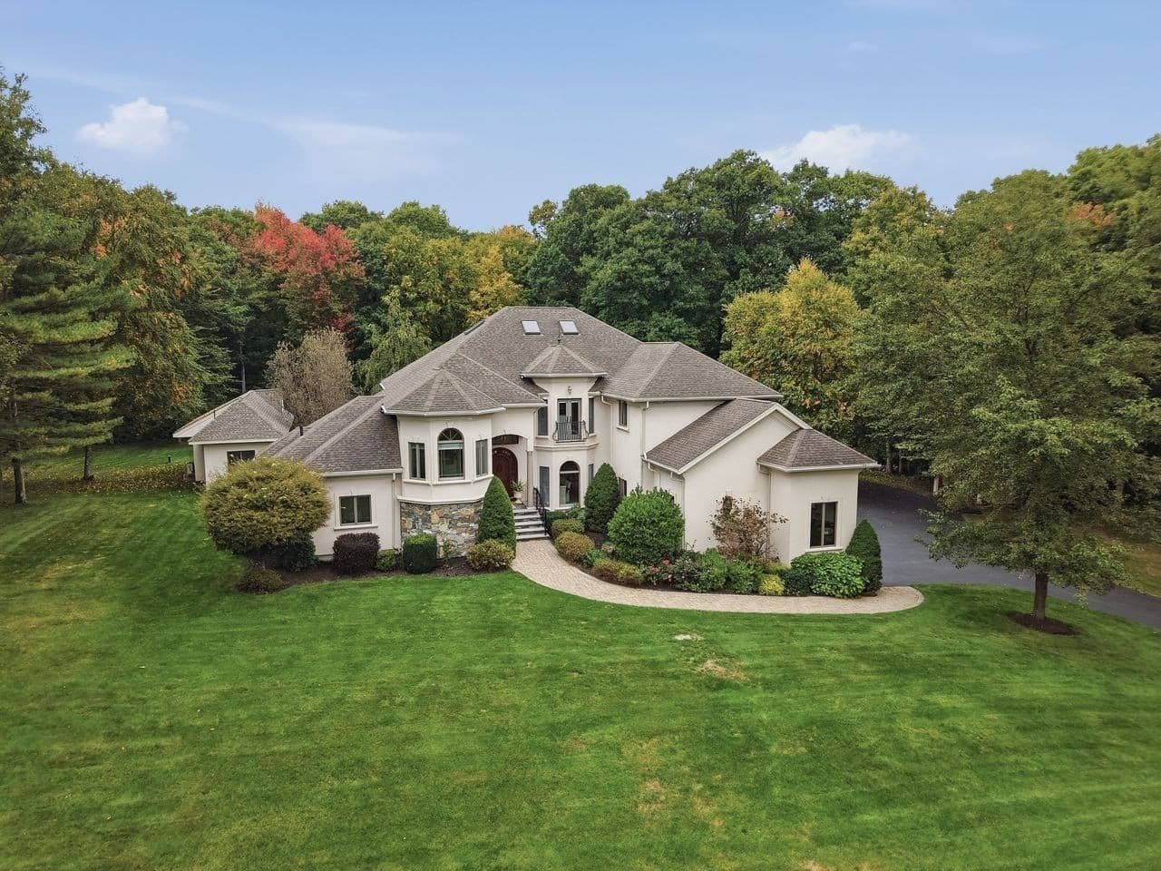 Single Family Residence at 37 Putnam Hill Road, Sutton MA 01590, Sutton, photo 2 of 42