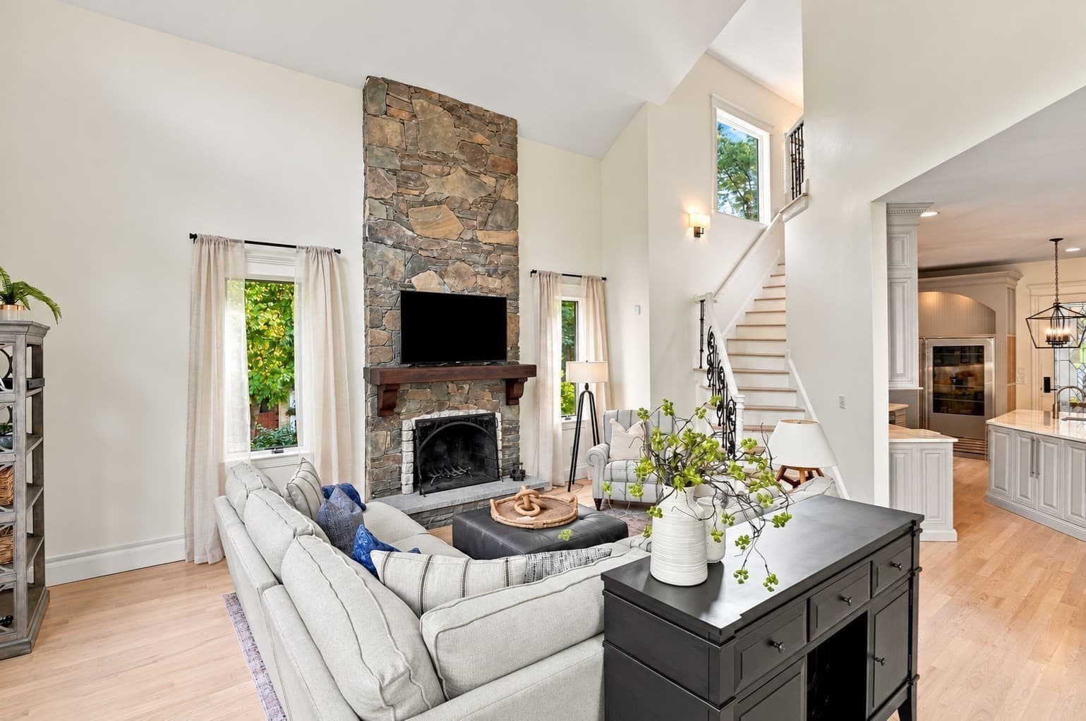 Single Family Residence at 37 Putnam Hill Road, Sutton MA 01590, Sutton, photo 16 of 42