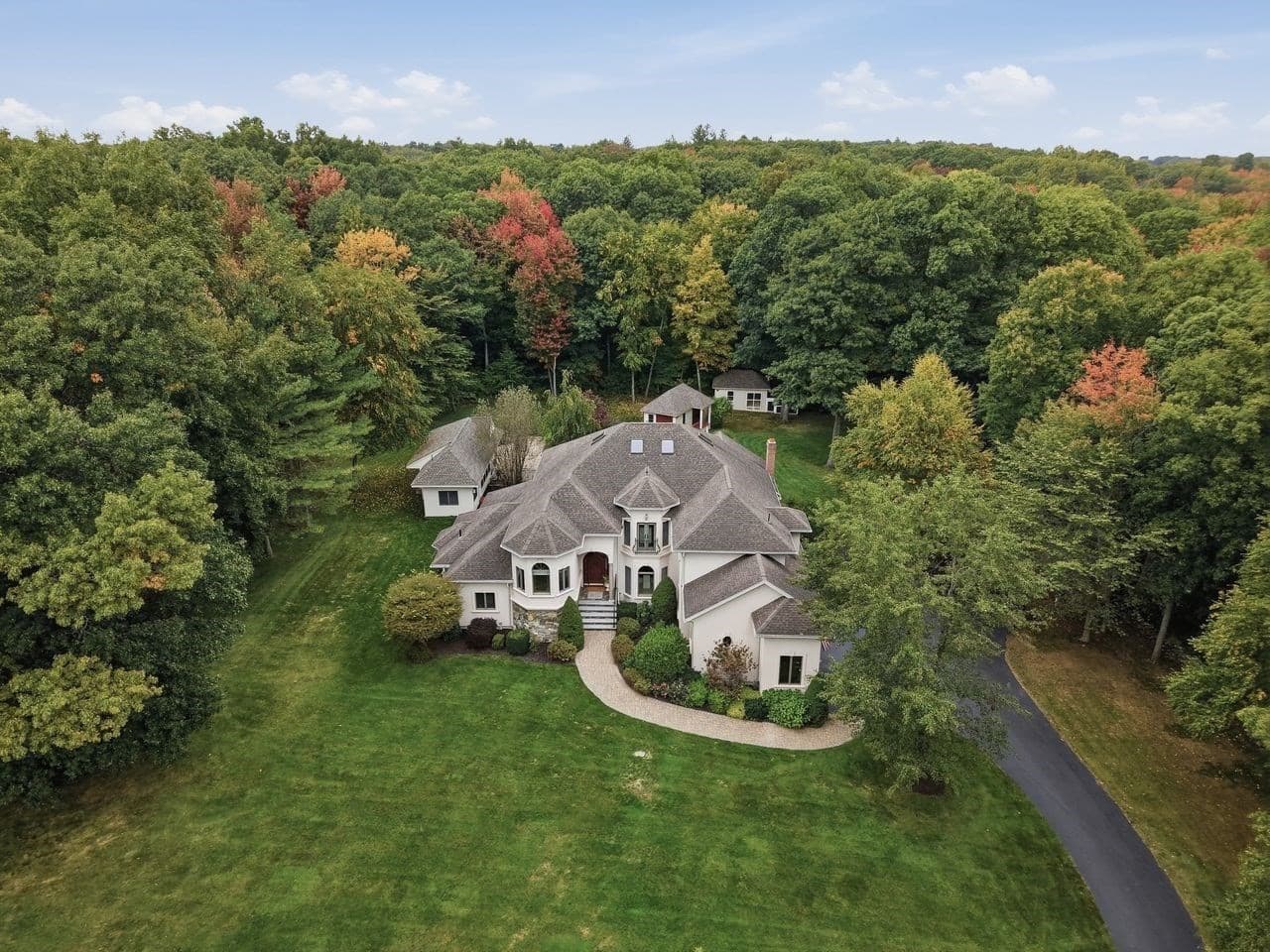 37 Putnam Hill Road, Sutton MA 01590