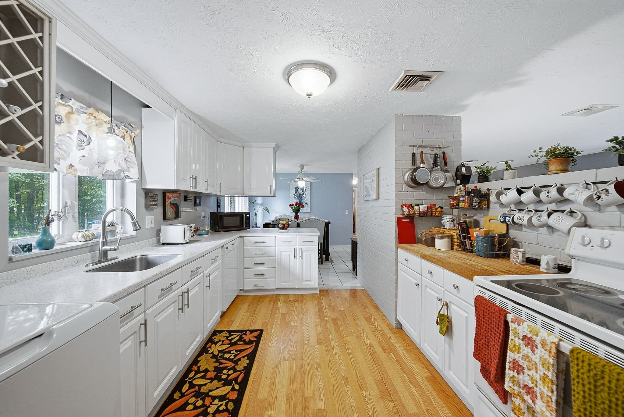 Single Family Residence at 50 Barry Rd, Worcester MA 01609, Worcester, photo 13 of 40