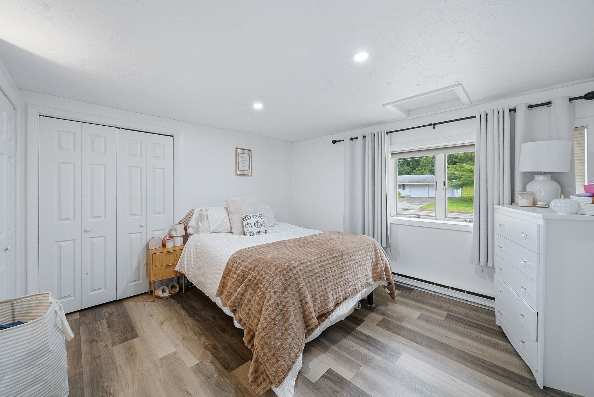 Single Family Residence at 50 Barry Rd, Worcester MA 01609, Worcester, photo 17 of 40