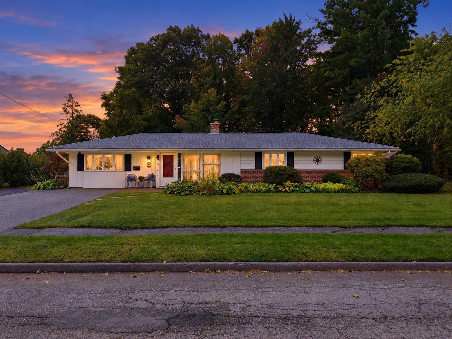 Single Family Residence at 50 Barry Rd, Worcester MA 01609, Worcester, photo 3 of 40
