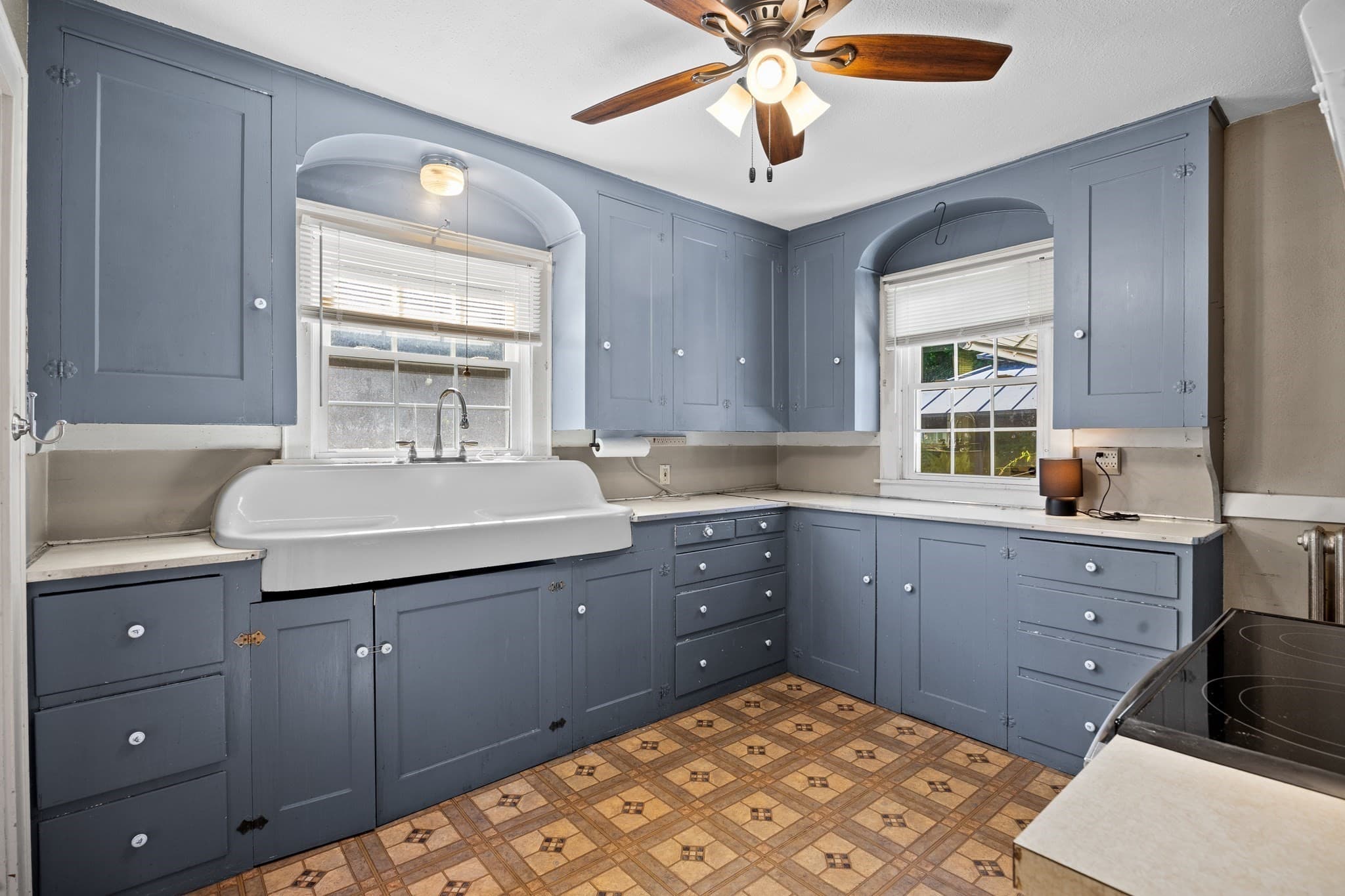 Single Family Residence at 306 Cherry Street, Holyoke MA 01040, Holyoke, photo 4 of 30