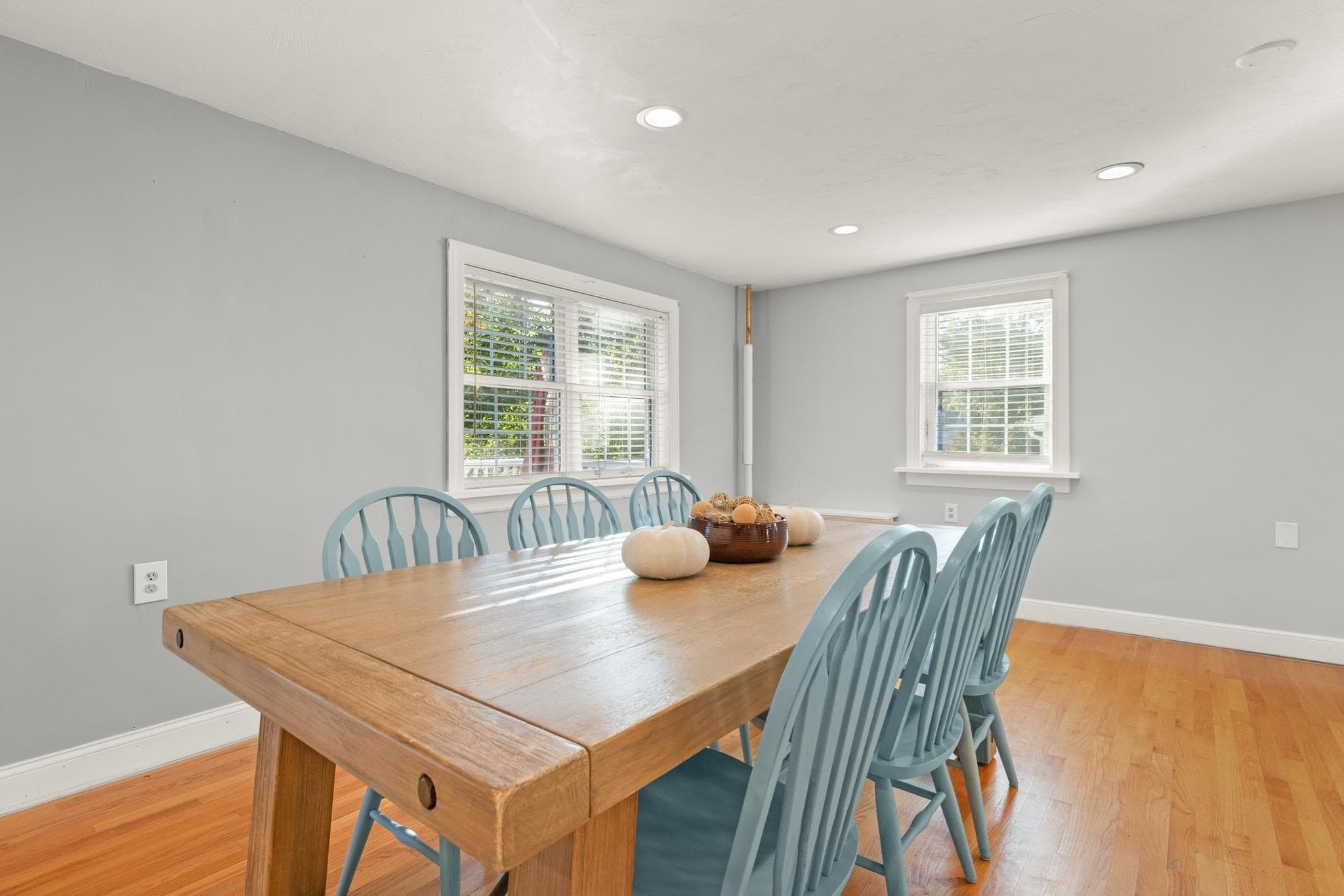 Single Family Residence at 6 Longworth Rd, Worcester MA 01602, Worcester, photo 9 of 39