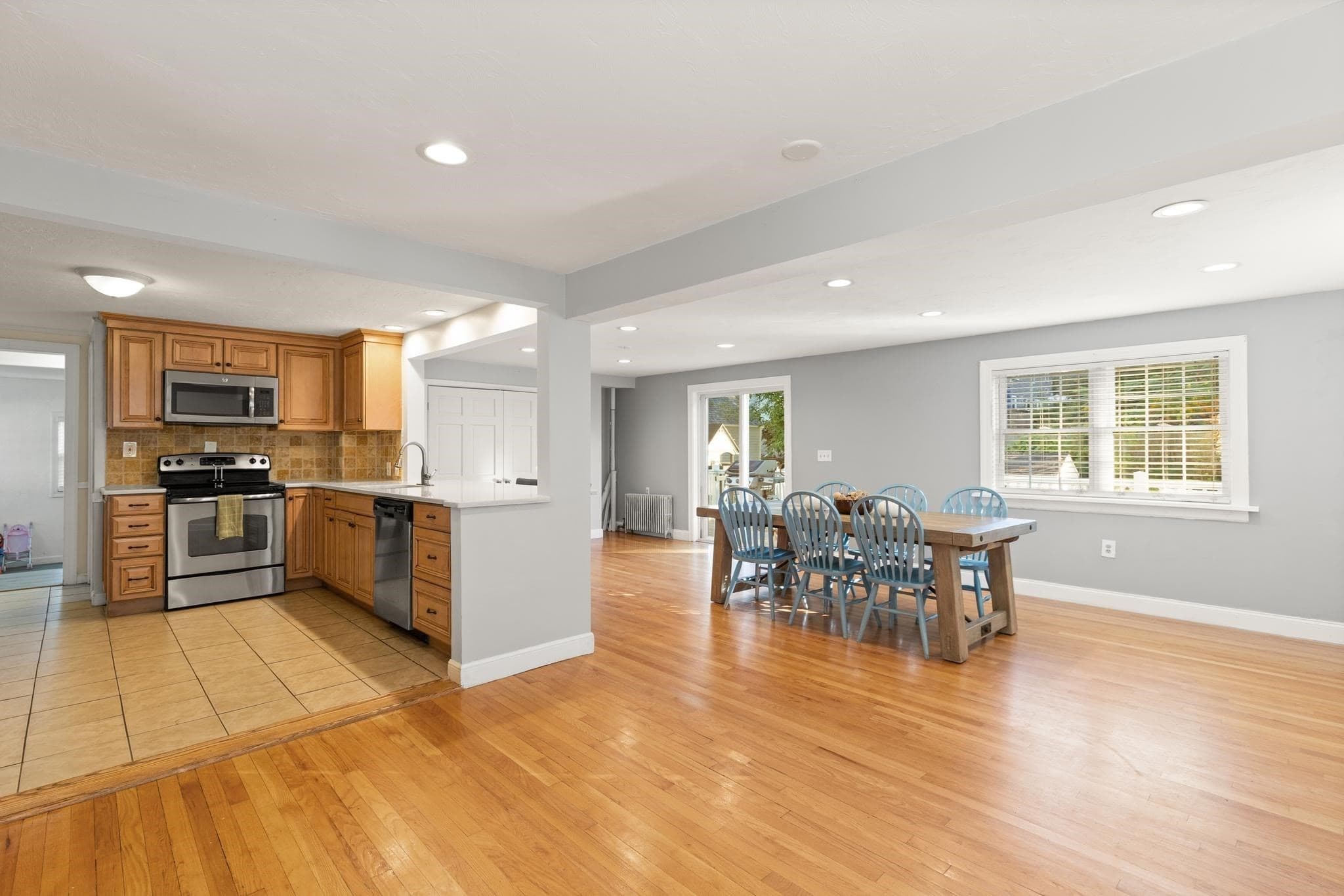 Single Family Residence at 6 Longworth Rd, Worcester MA 01602, Worcester, photo 14 of 39