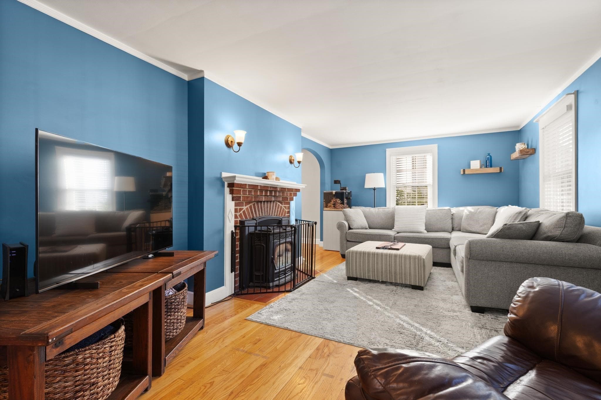 Single Family Residence at 6 Longworth Rd, Worcester MA 01602, Worcester, photo 4 of 39