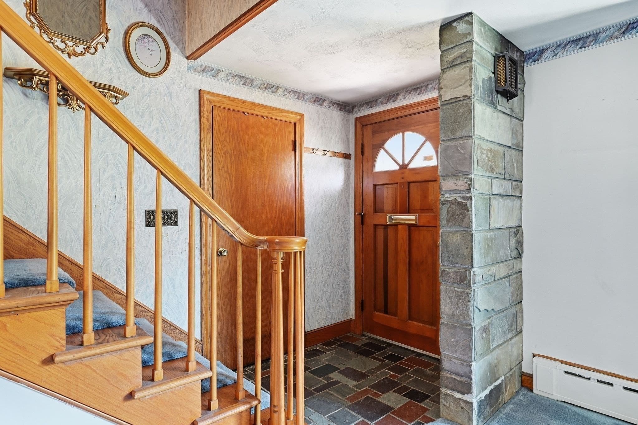 Single Family Residence at 16 Holly Ct, Springfield MA 01151, Springfield, photo 5 of 42