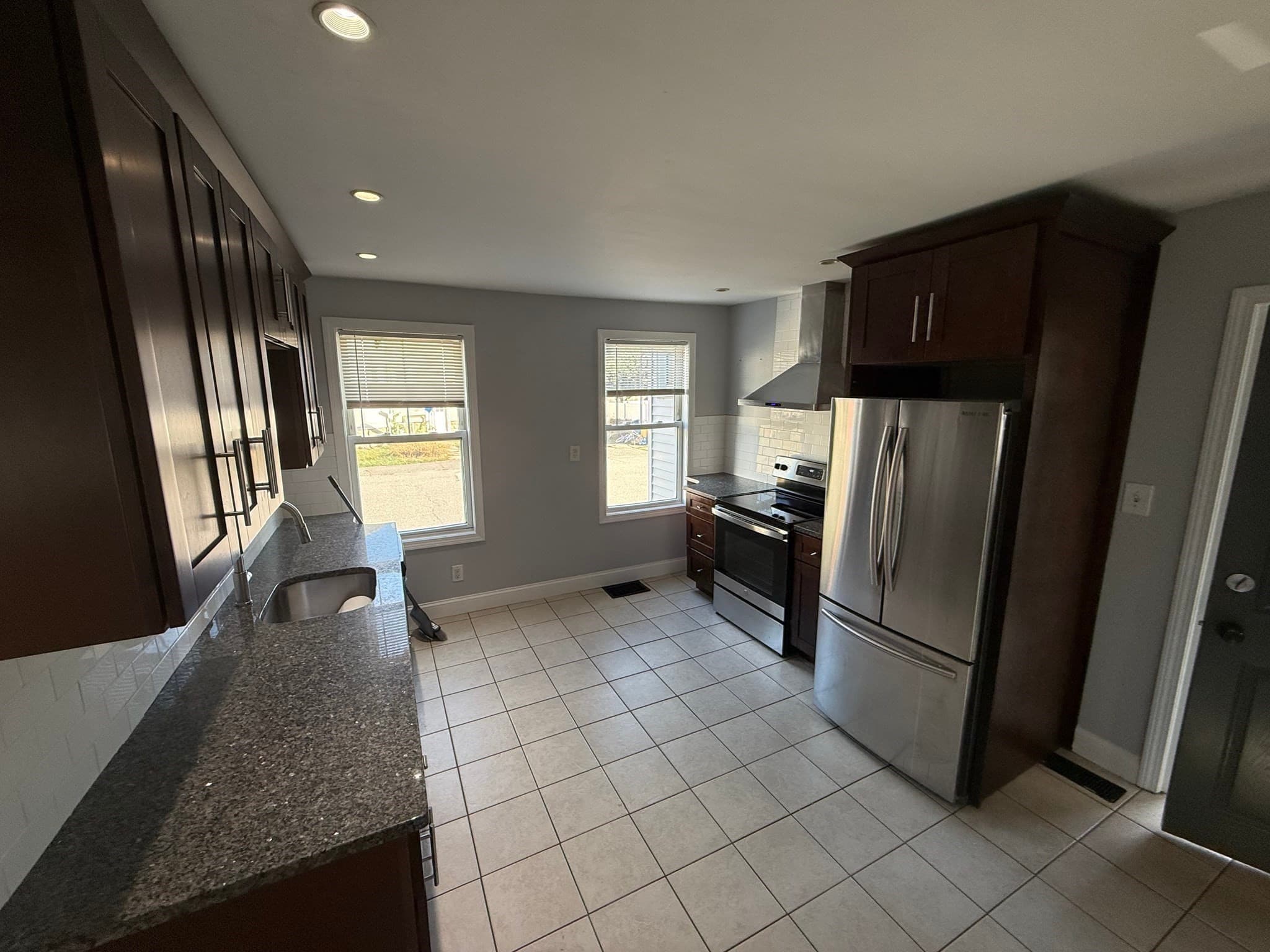Multi Family at 37-39 S. Central Street, Haverhill MA 01835, Haverhill, photo 15 of 33