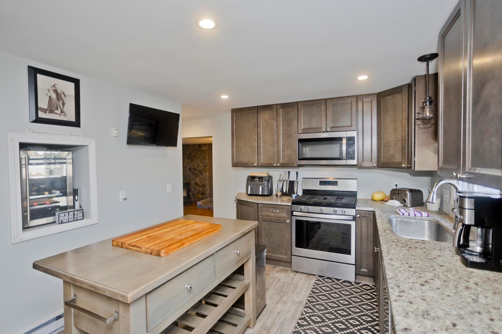 Single Family Residence at 107 Parenteau Dr, Chicopee MA 01020, Chicopee, photo 13 of 40