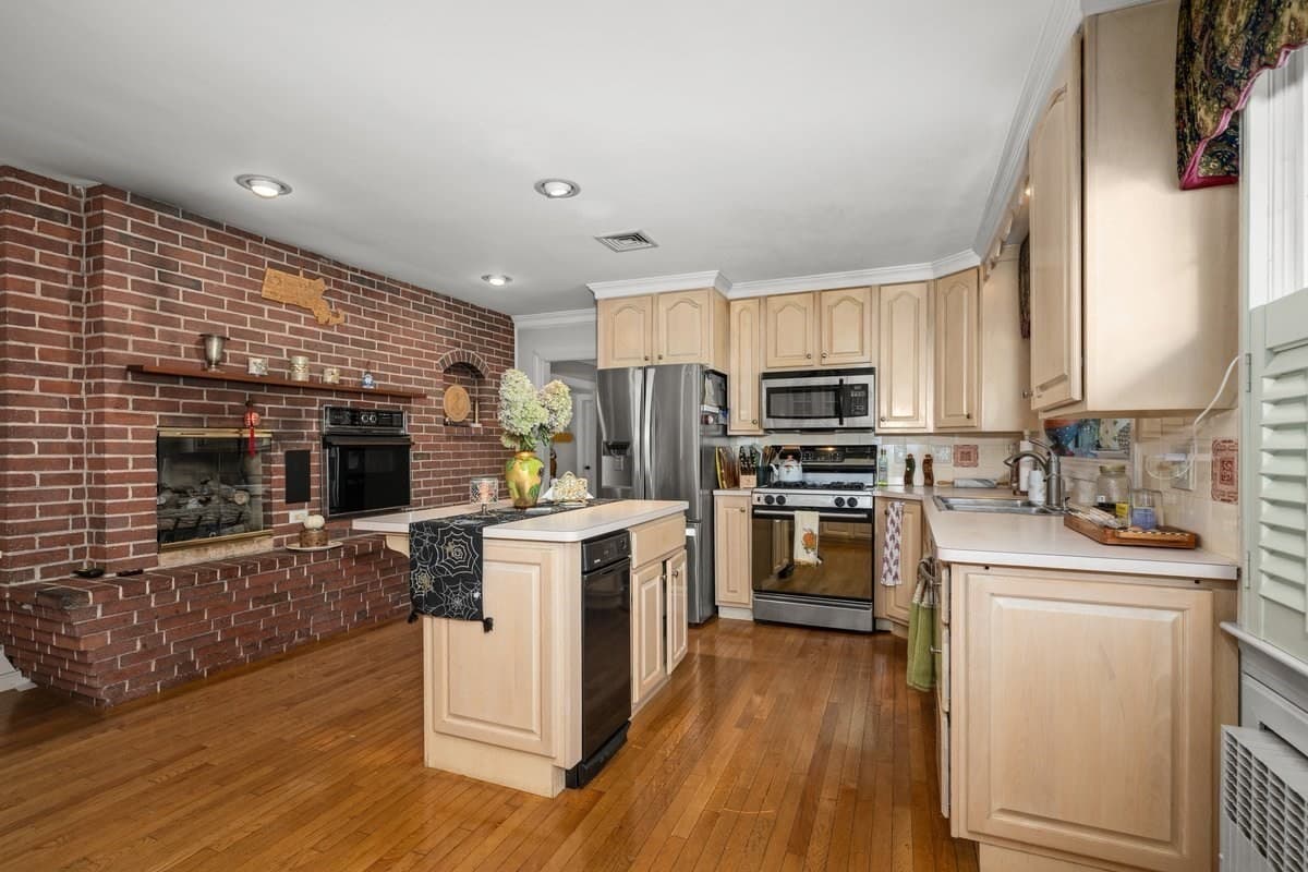 Single Family Residence at 15 Juniper Rd, Fitchburg MA 01420, Fitchburg, photo 3 of 35