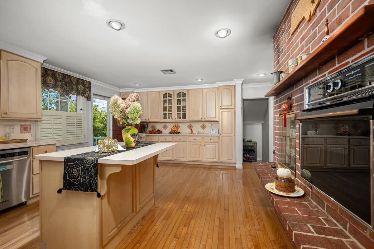 Single Family Residence at 15 Juniper Rd, Fitchburg MA 01420, Fitchburg, photo 4 of 35