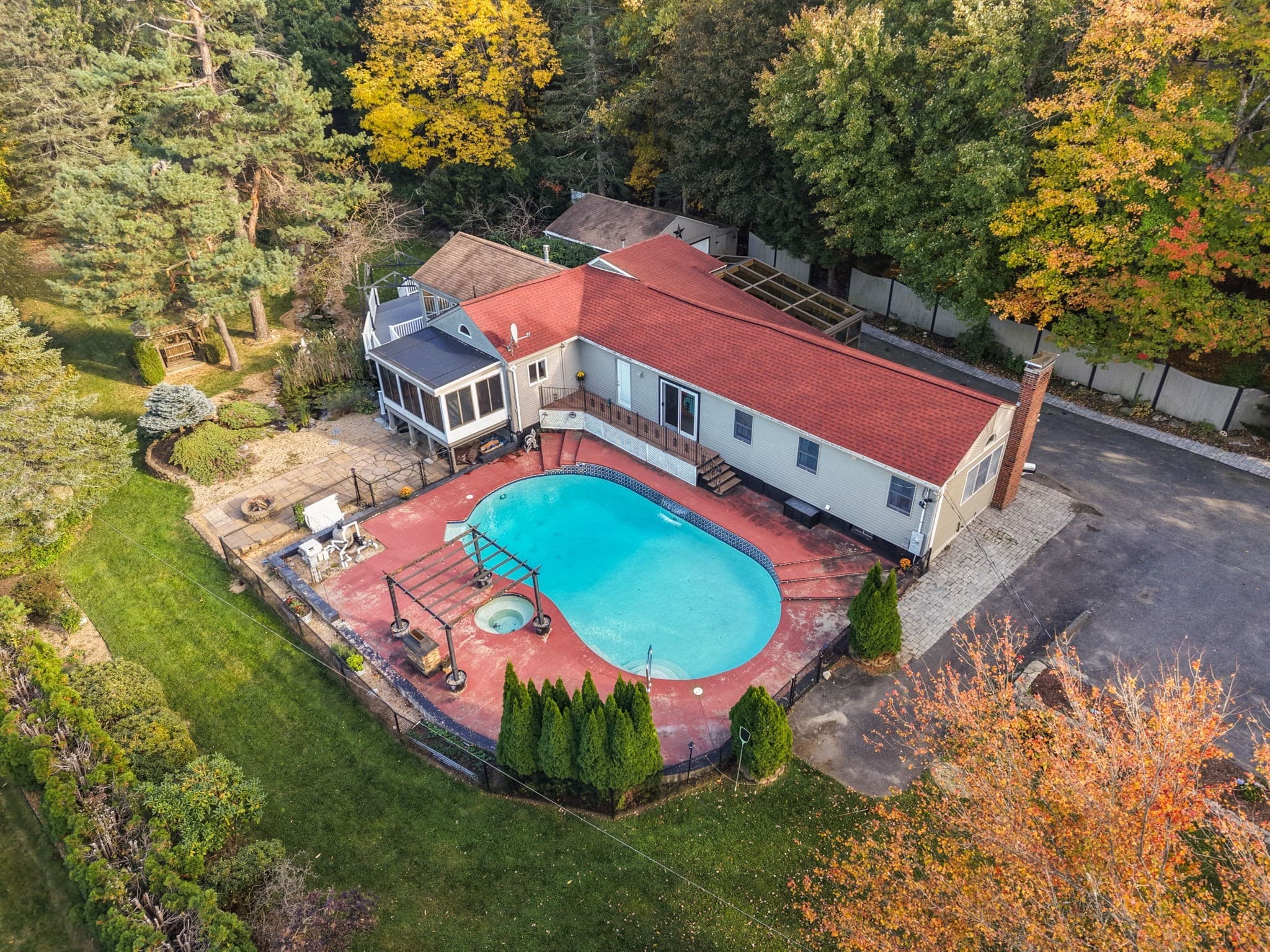 126 Brattle St, Holden MA 01520