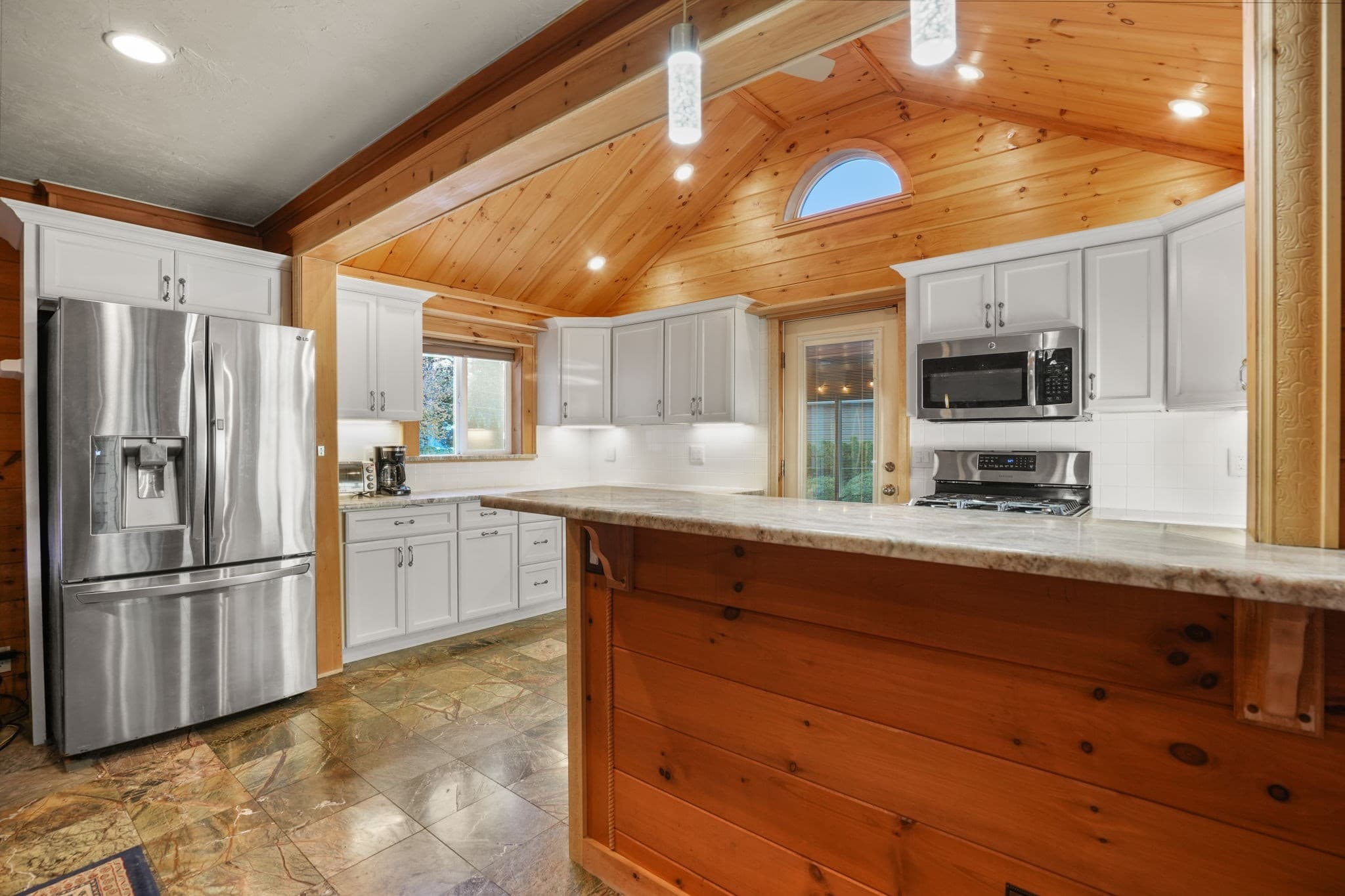Single Family Residence at 126 Brattle St, Holden MA 01520, Holden, photo 9 of 38