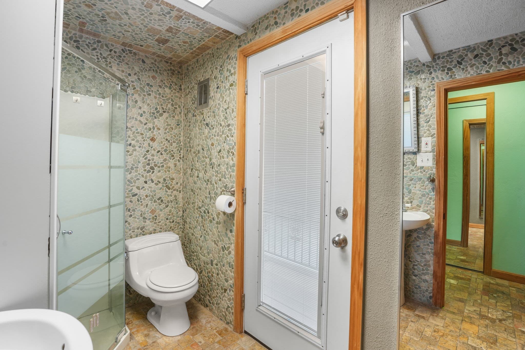 Single Family Residence at 126 Brattle St, Holden MA 01520, Holden, photo 15 of 38