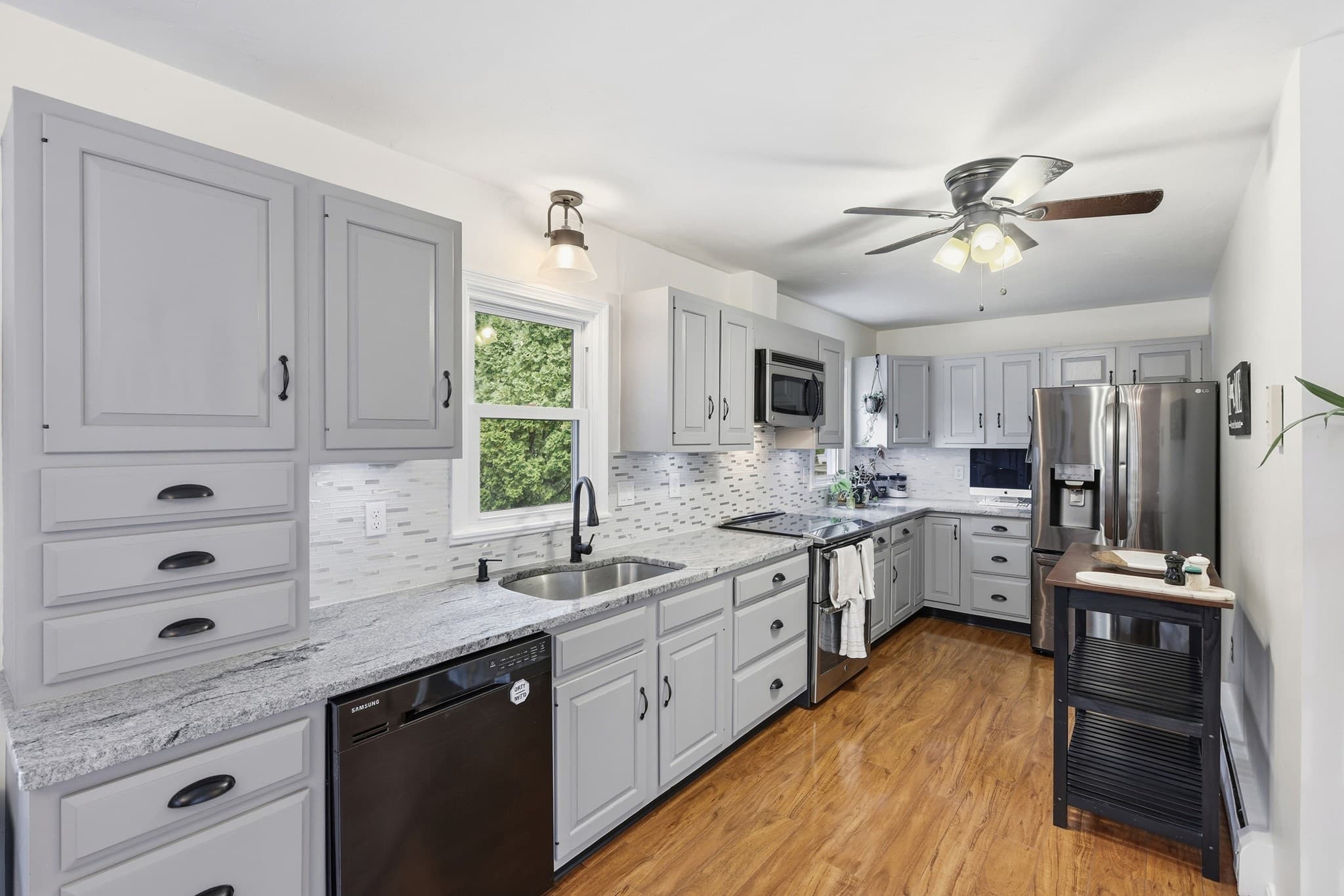 Single Family Residence at 8 Guilford St, Worcester MA 01606, Worcester, photo 9 of 30