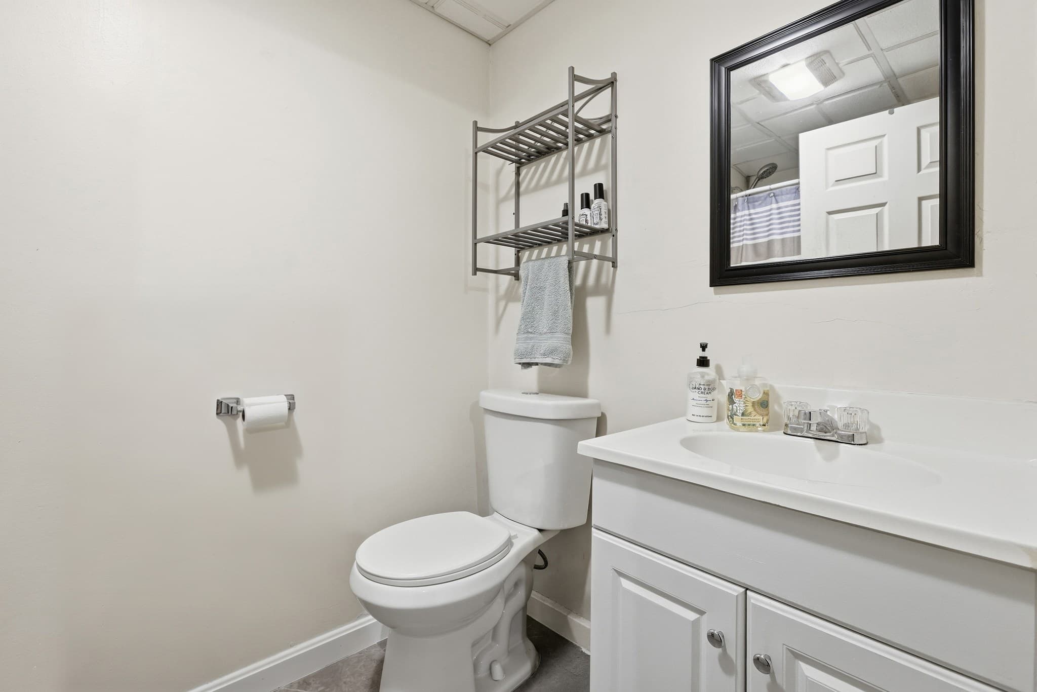 Single Family Residence at 8 Guilford St, Worcester MA 01606, Worcester, photo 21 of 30