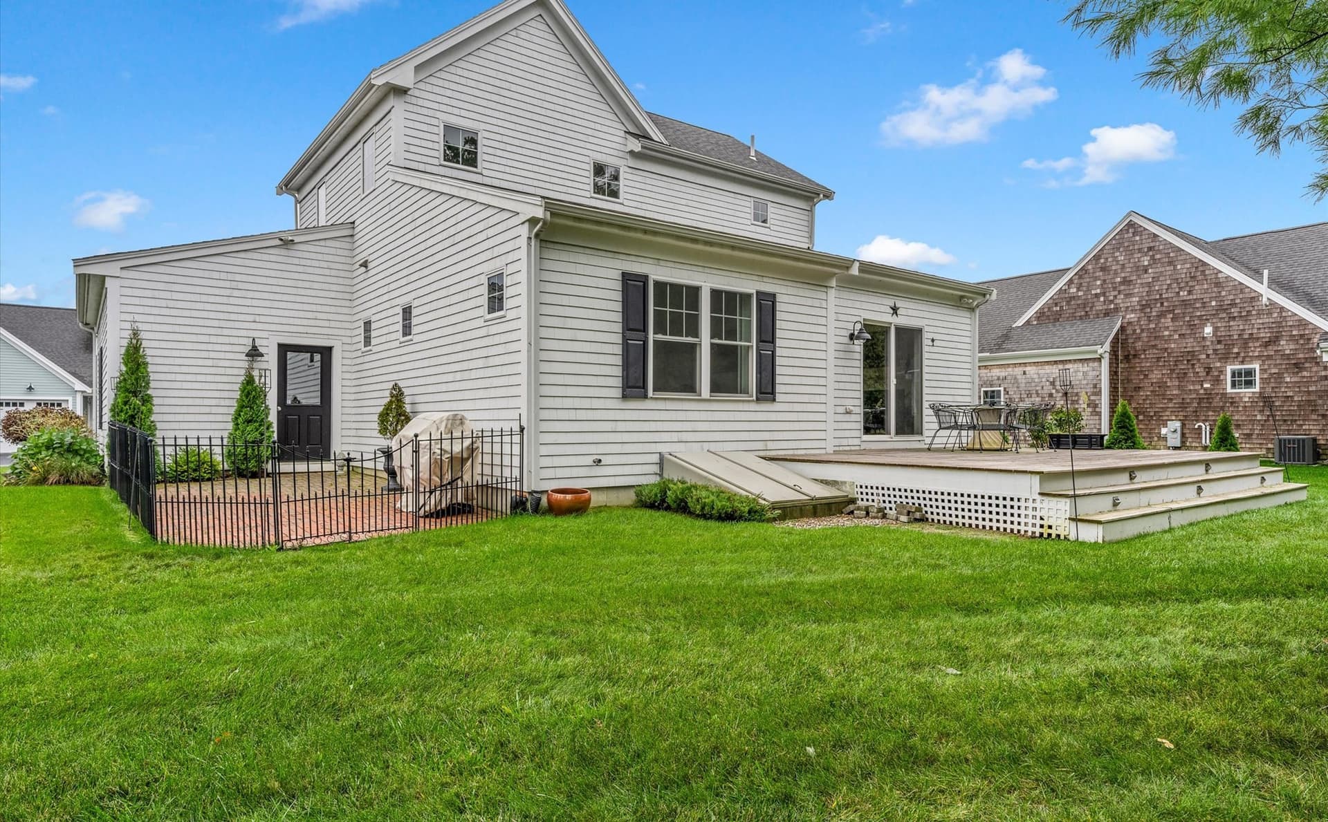 Single Family Residence at 106 White Clover Trl, Plymouth MA 02360, photo 32 of 33