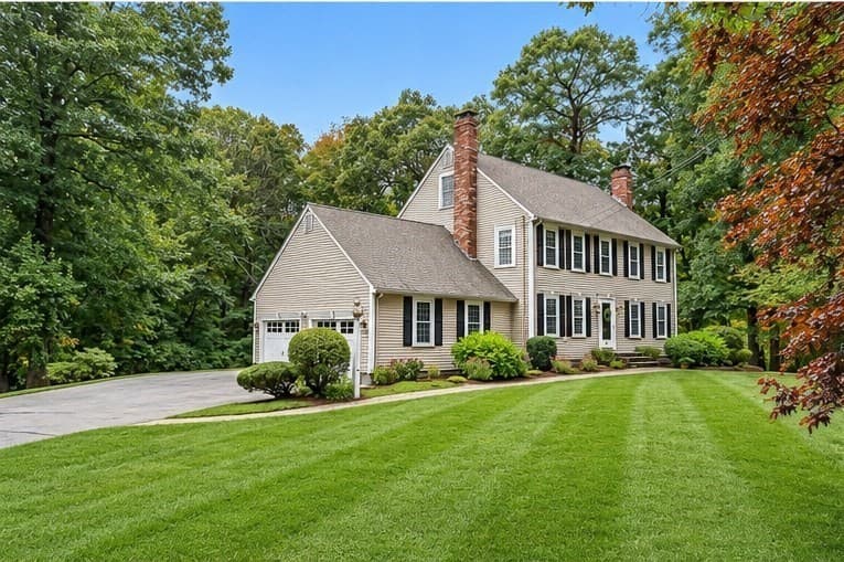 Single Family Residence at 220 Abbott St, North Andover MA 01845, North Andover, photo 4 of 35