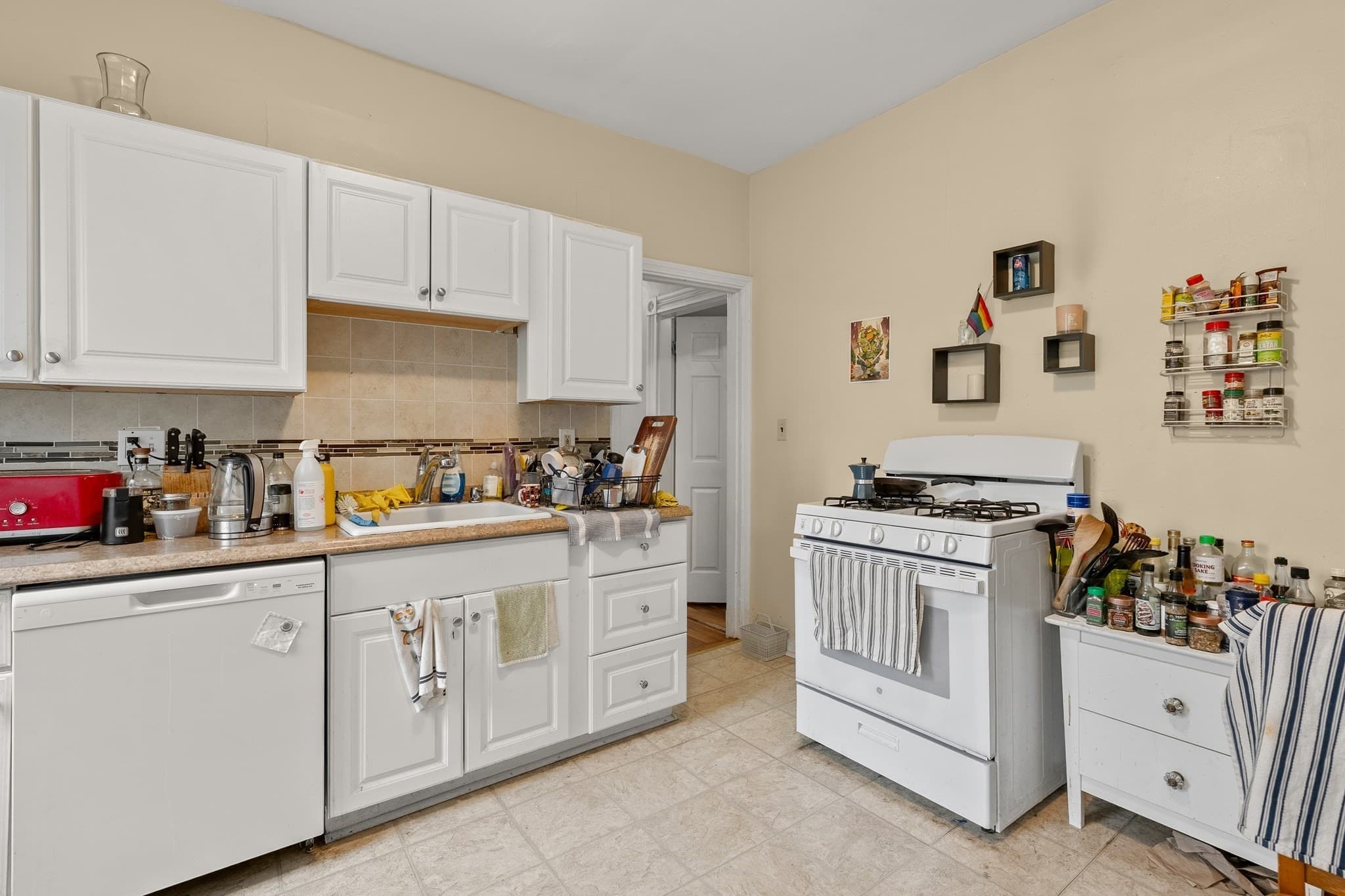 3 Family at 177 Chestnut Avenue, Boston MA 02130, Boston, photo 9 of 20