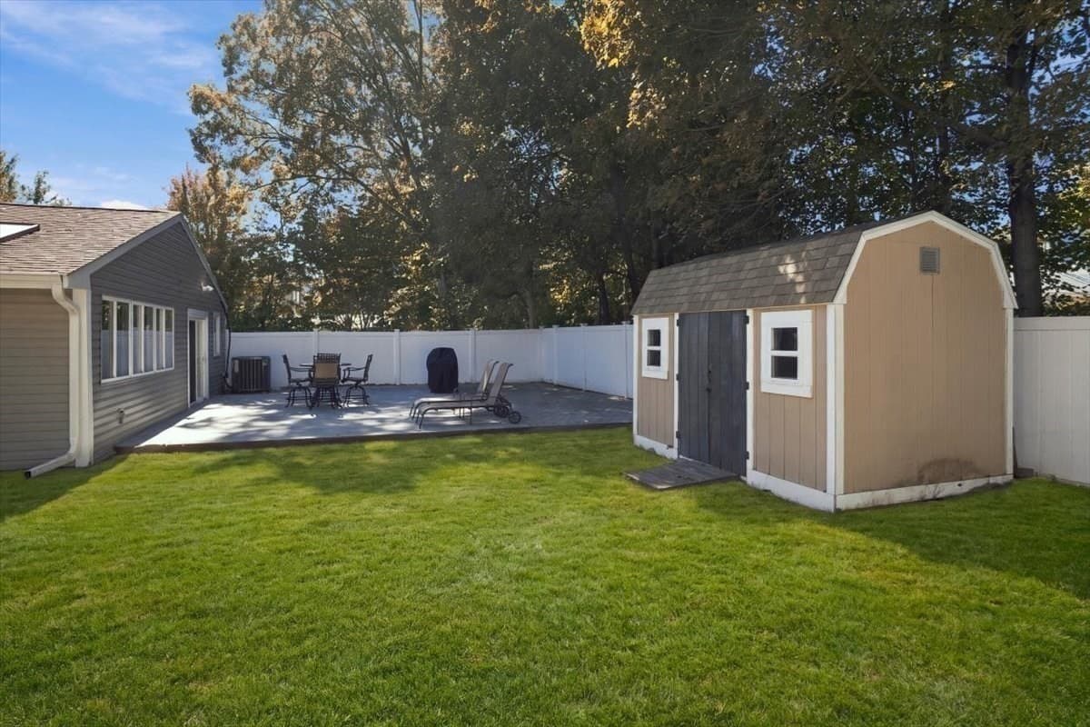 Single Family Residence at 17 Lake St, Braintree MA 02184, Braintree, photo 24 of 29