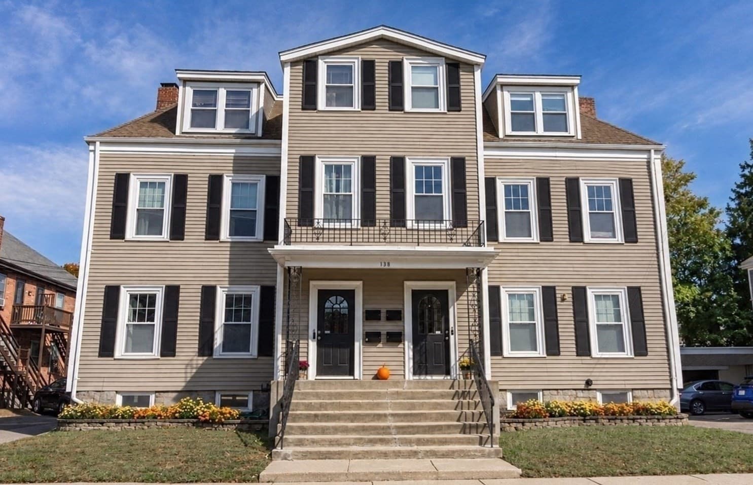 138 Robbins Street # 1, Waltham MA 02453