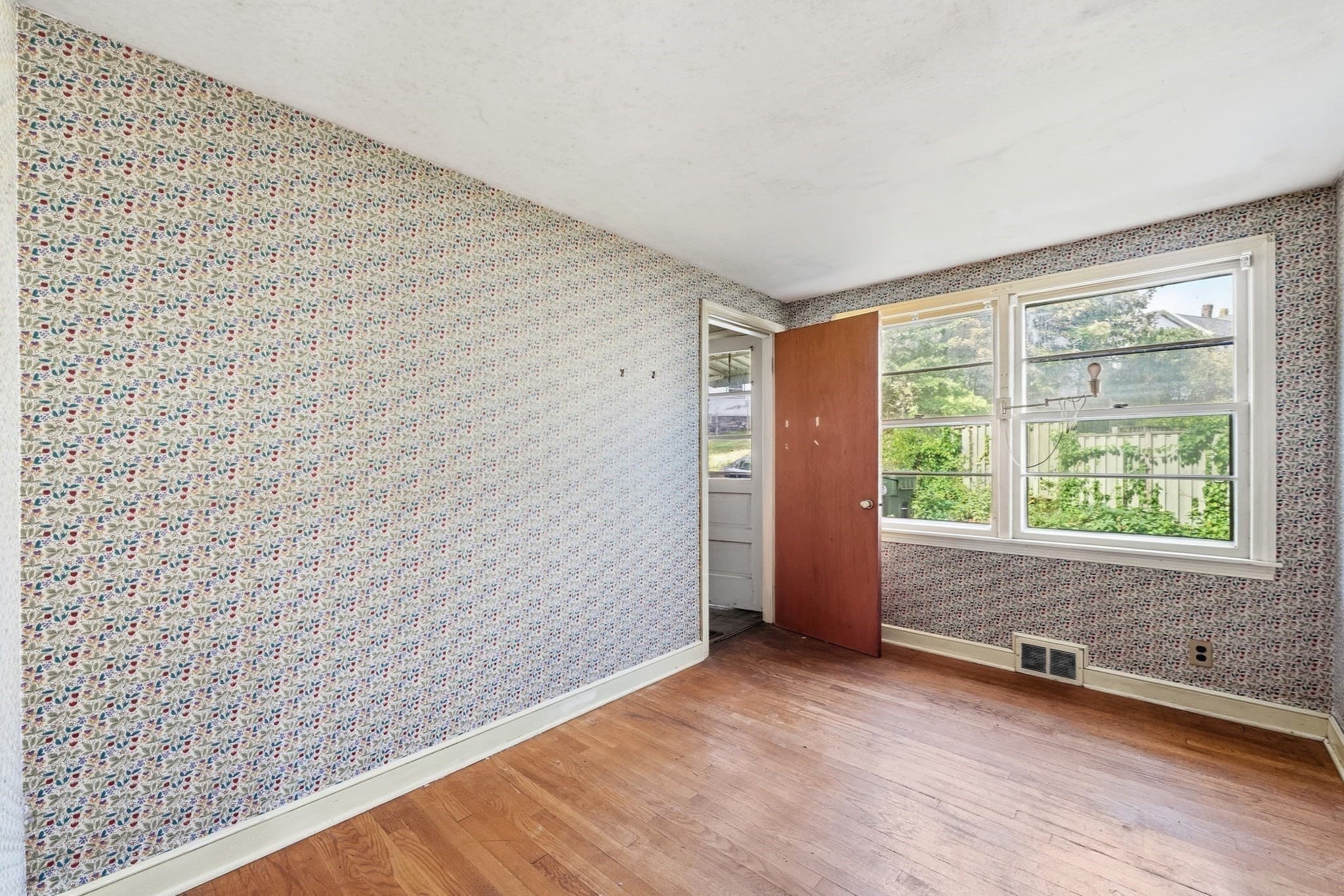 Single Family Residence at 19 Water Terrace, Marlborough MA 01752, Marlborough, photo 14 of 23