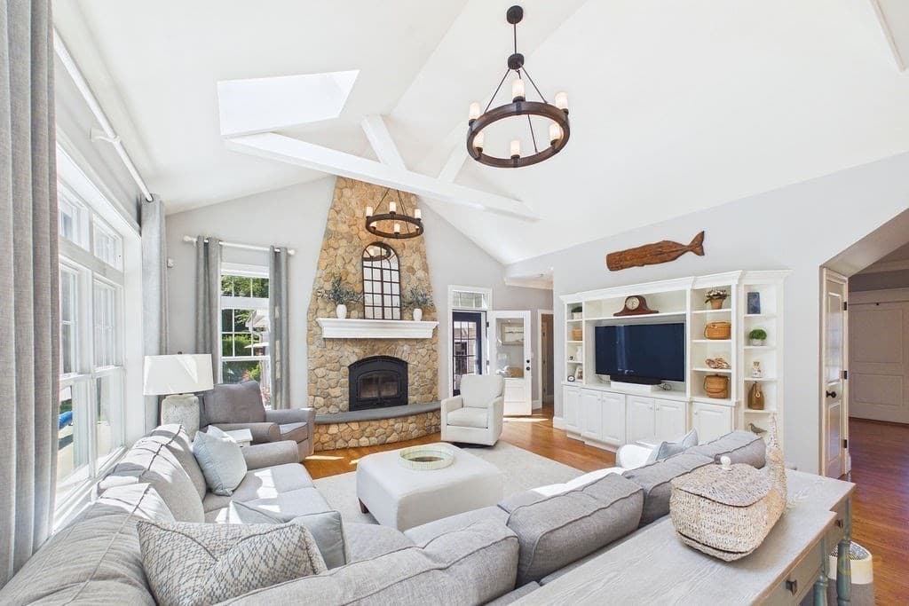 Single Family Residence at 8 Park Pl., Mattapoisett MA 02739, Mattapoisett, photo 12 of 38