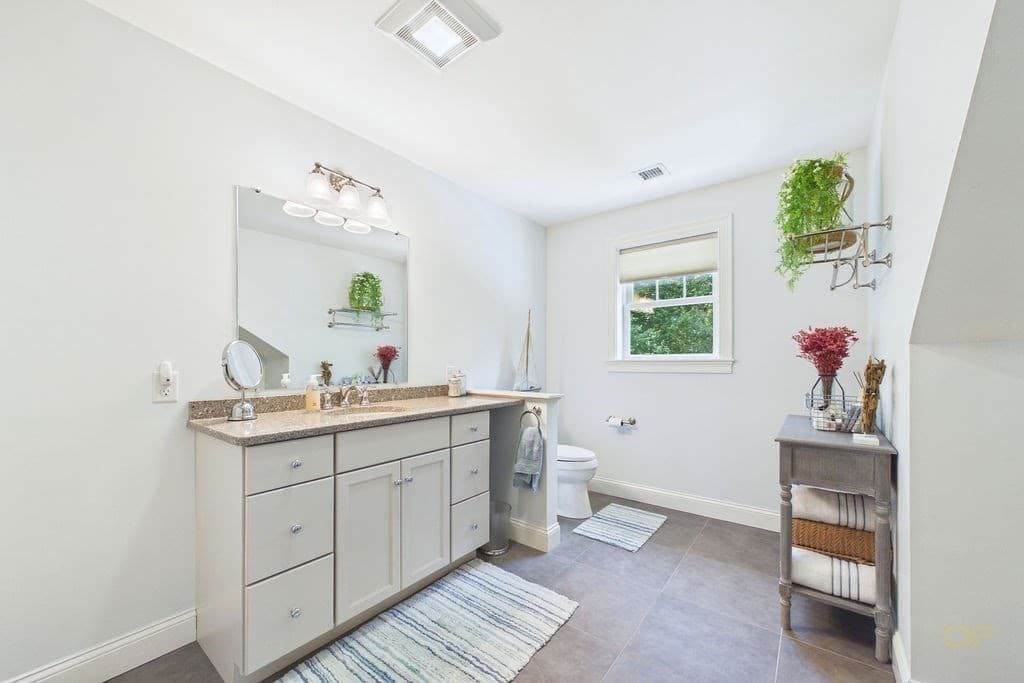 Single Family Residence at 8 Park Pl., Mattapoisett MA 02739, Mattapoisett, photo 32 of 38