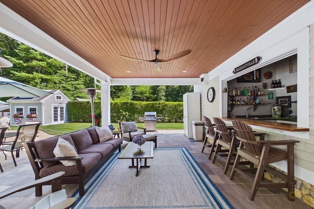 Single Family Residence at 8 Park Pl., Mattapoisett MA 02739, Mattapoisett, photo 5 of 38