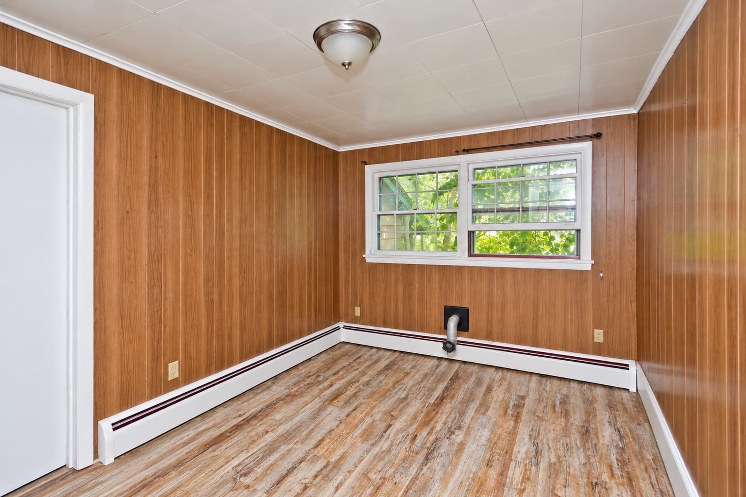 Single Family Residence at 290 Morton St, West Springfield MA 01089, West Springfield, photo 6 of 24