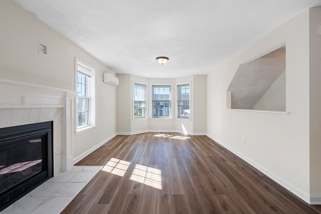 Single Family Residence at 7 Snowberry Cir, Worcester MA 01607, Worcester, photo 9 of 31