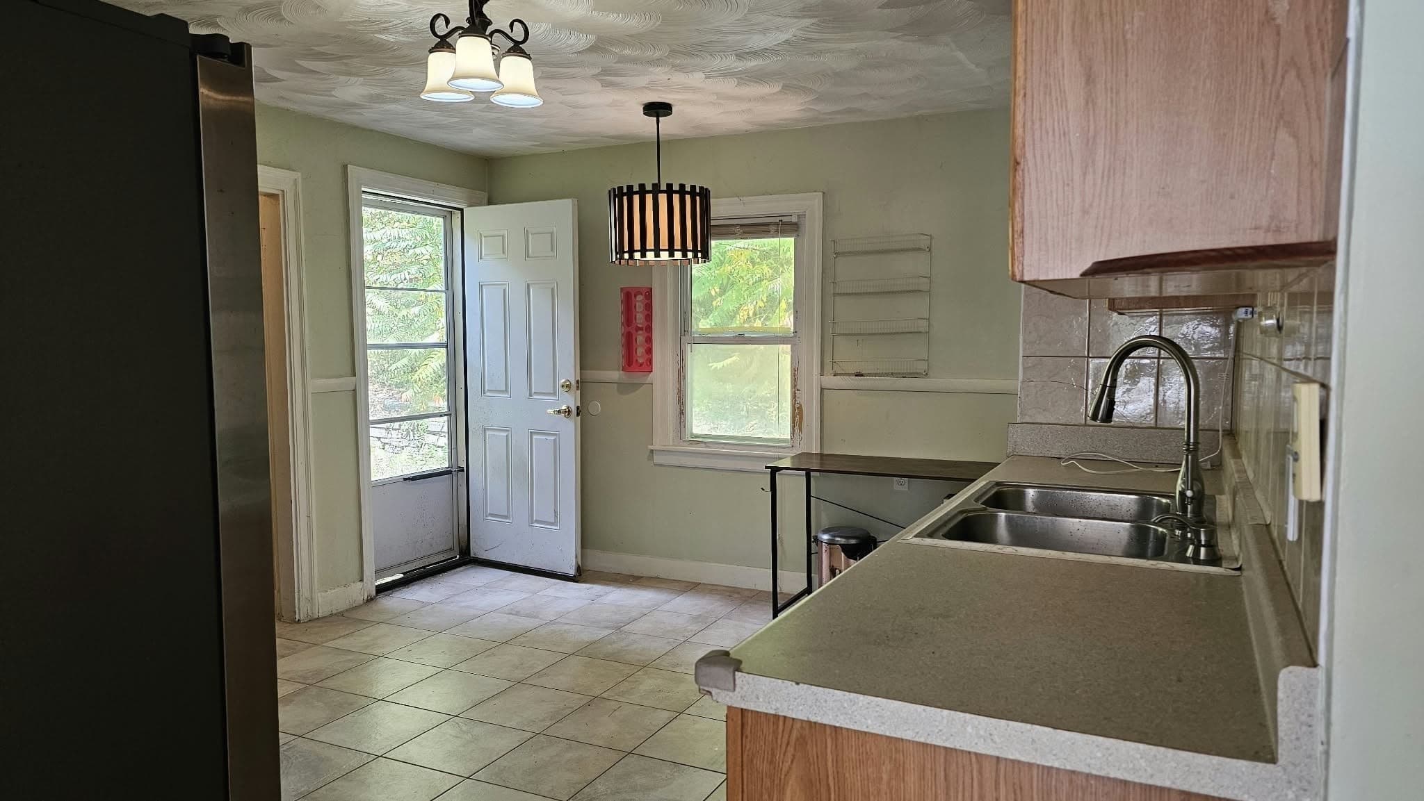 Single Family Residence at 1343 Pleasant St, Worcester MA 01602, Worcester, photo 6 of 17