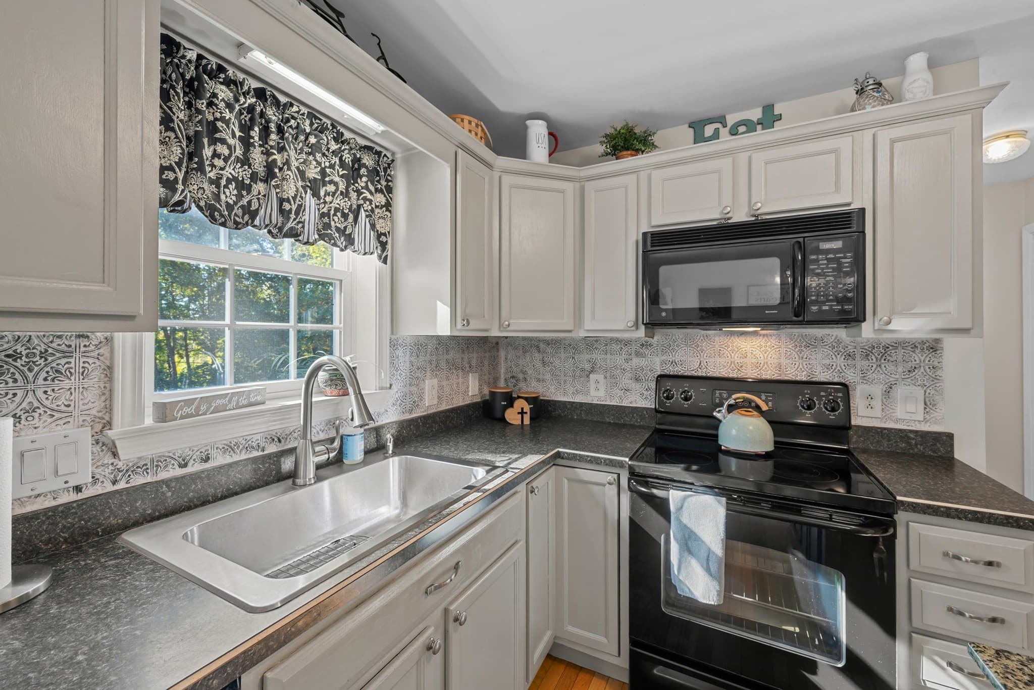 Condominium at 14 Central Tree Rd # 14, Rutland MA 01543, Rutland, photo 13 of 39