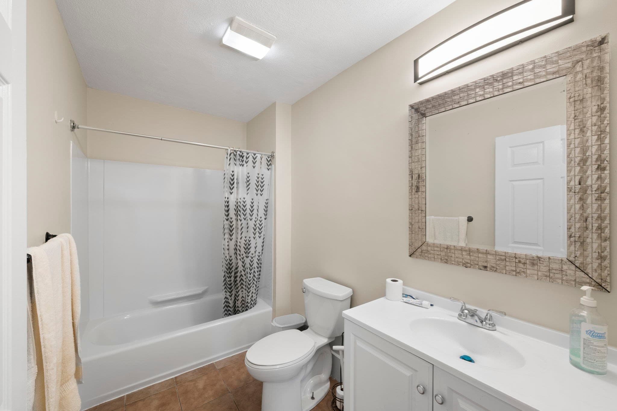 Multi Family at 7 Alice Ave, Lynn MA 01902, Lynn, photo 10 of 37