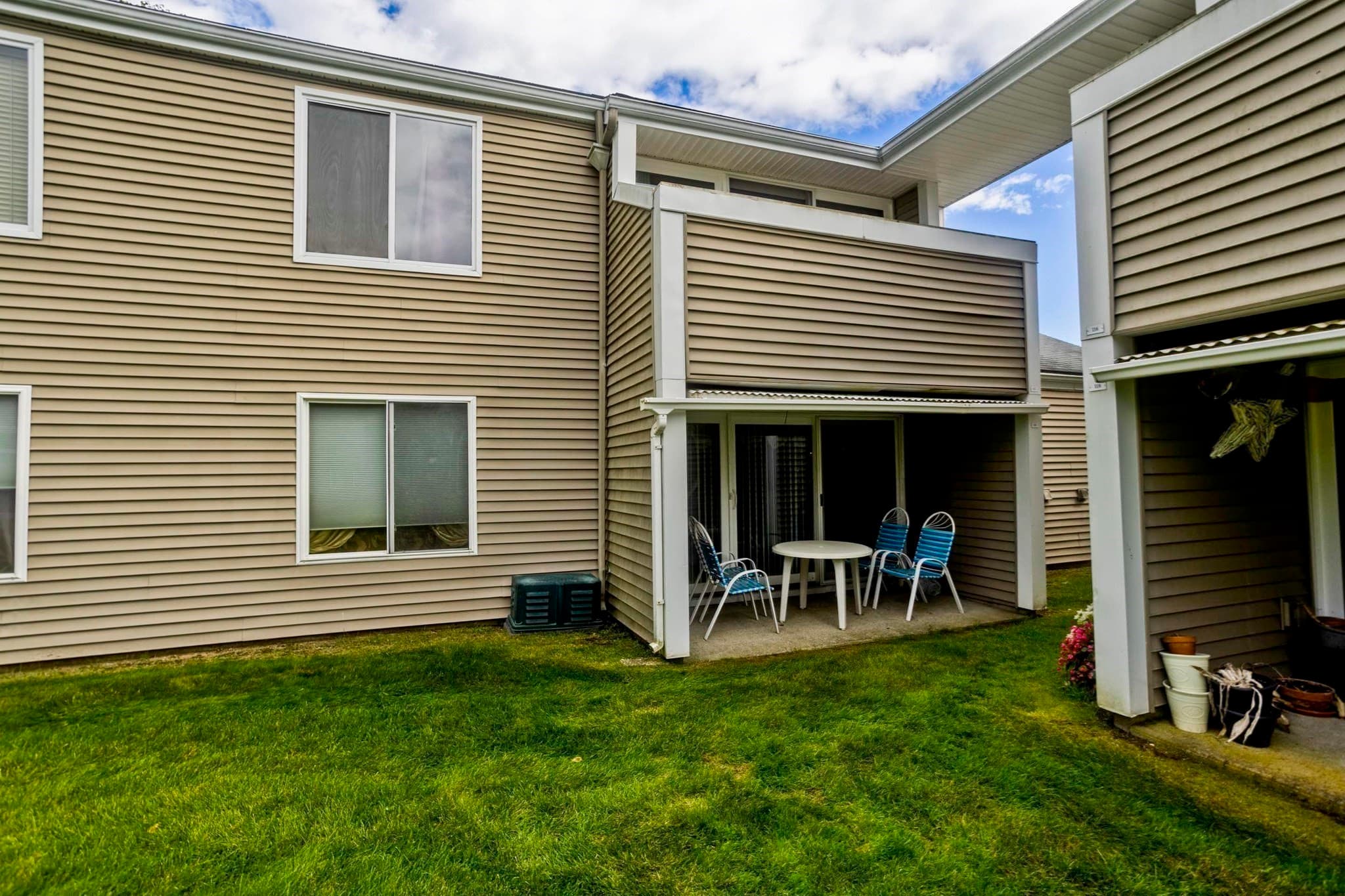Condominium at 120 Nassau Dr # 120, Springfield MA 01129, Springfield, photo 27 of 34