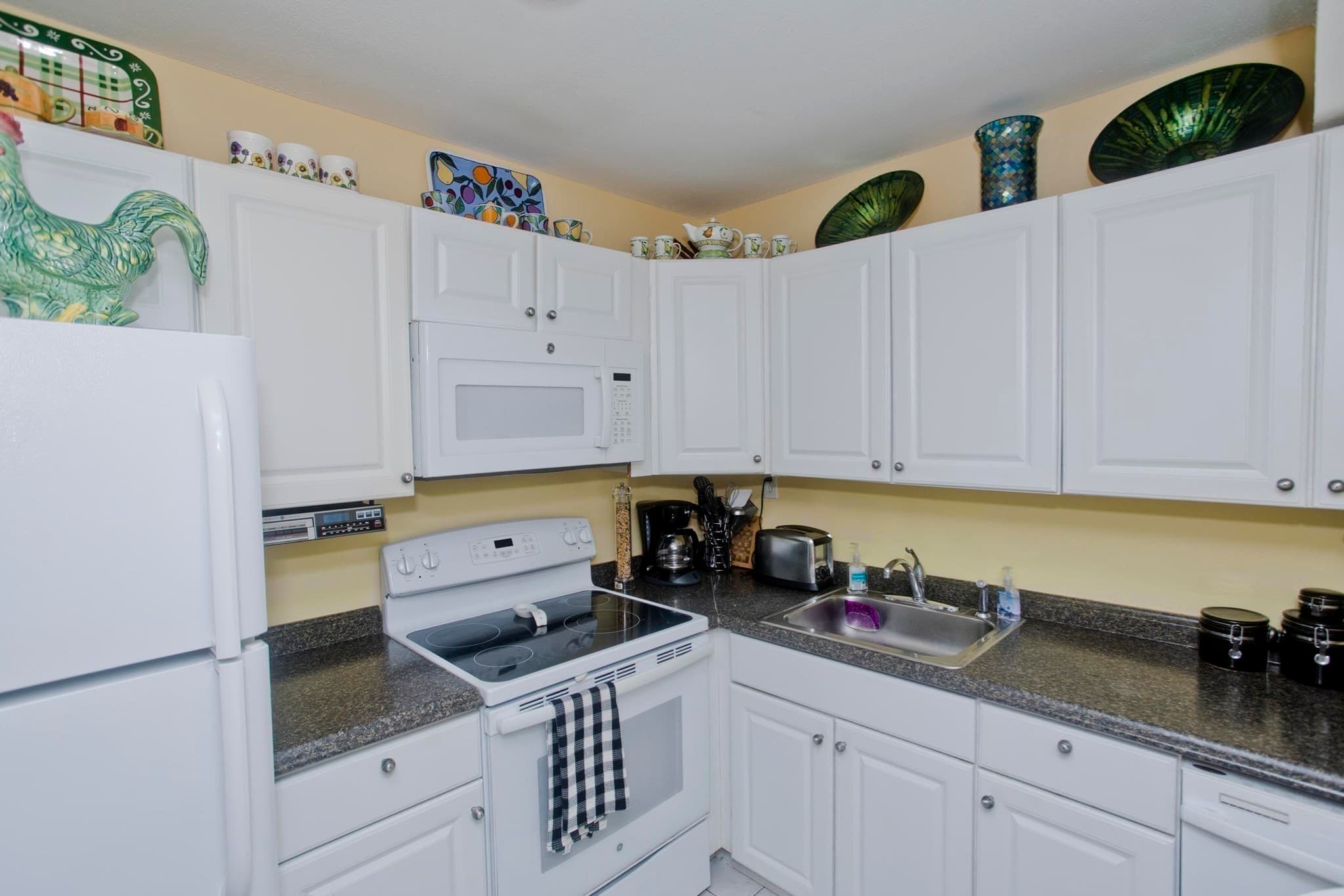 Condominium at 120 Nassau Dr # 120, Springfield MA 01129, Springfield, photo 12 of 34