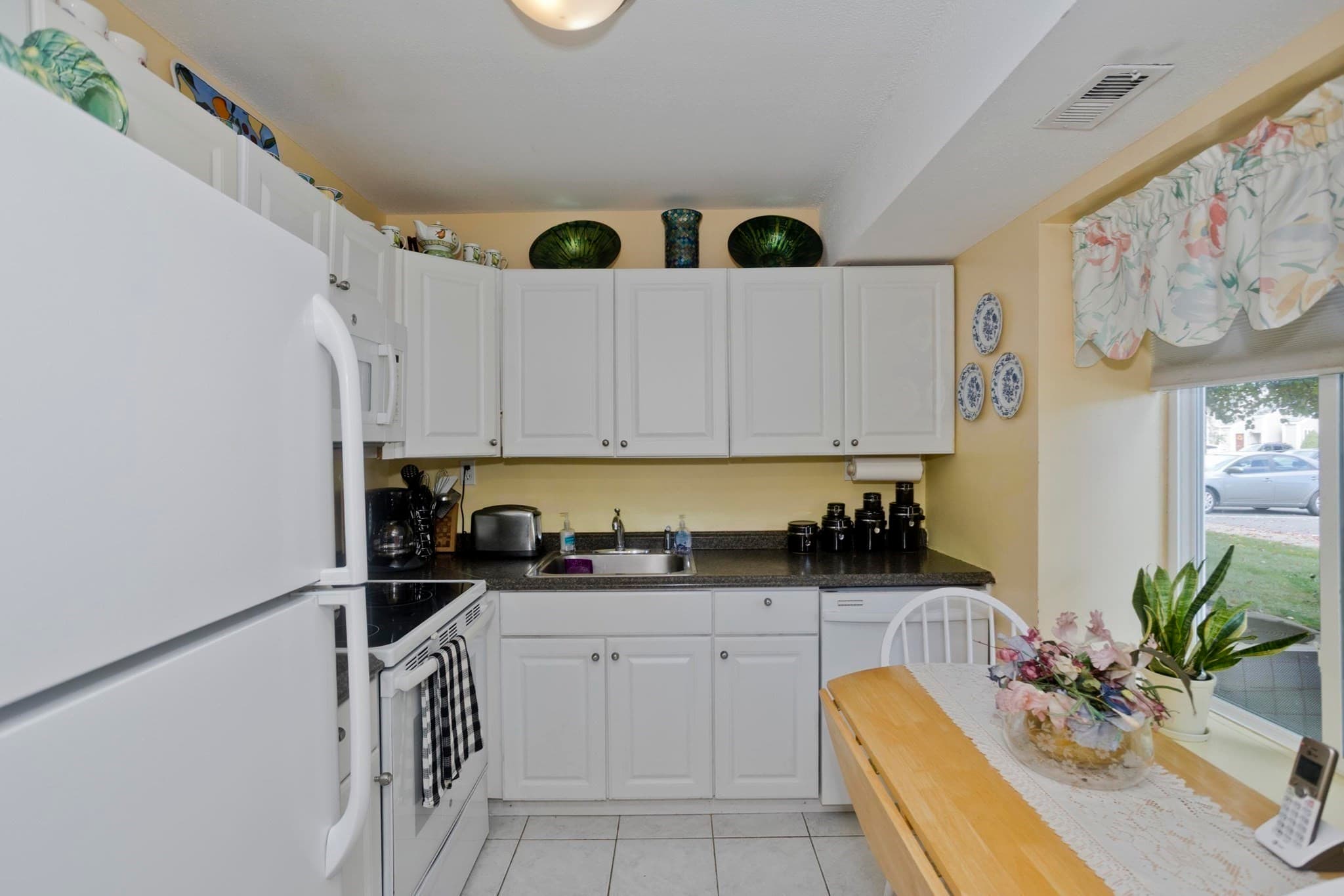 Condominium at 120 Nassau Dr # 120, Springfield MA 01129, Springfield, photo 11 of 34