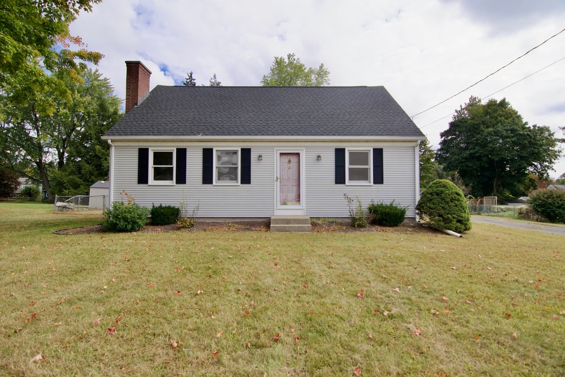 21 Carmel Ln, Agawam MA 01030
