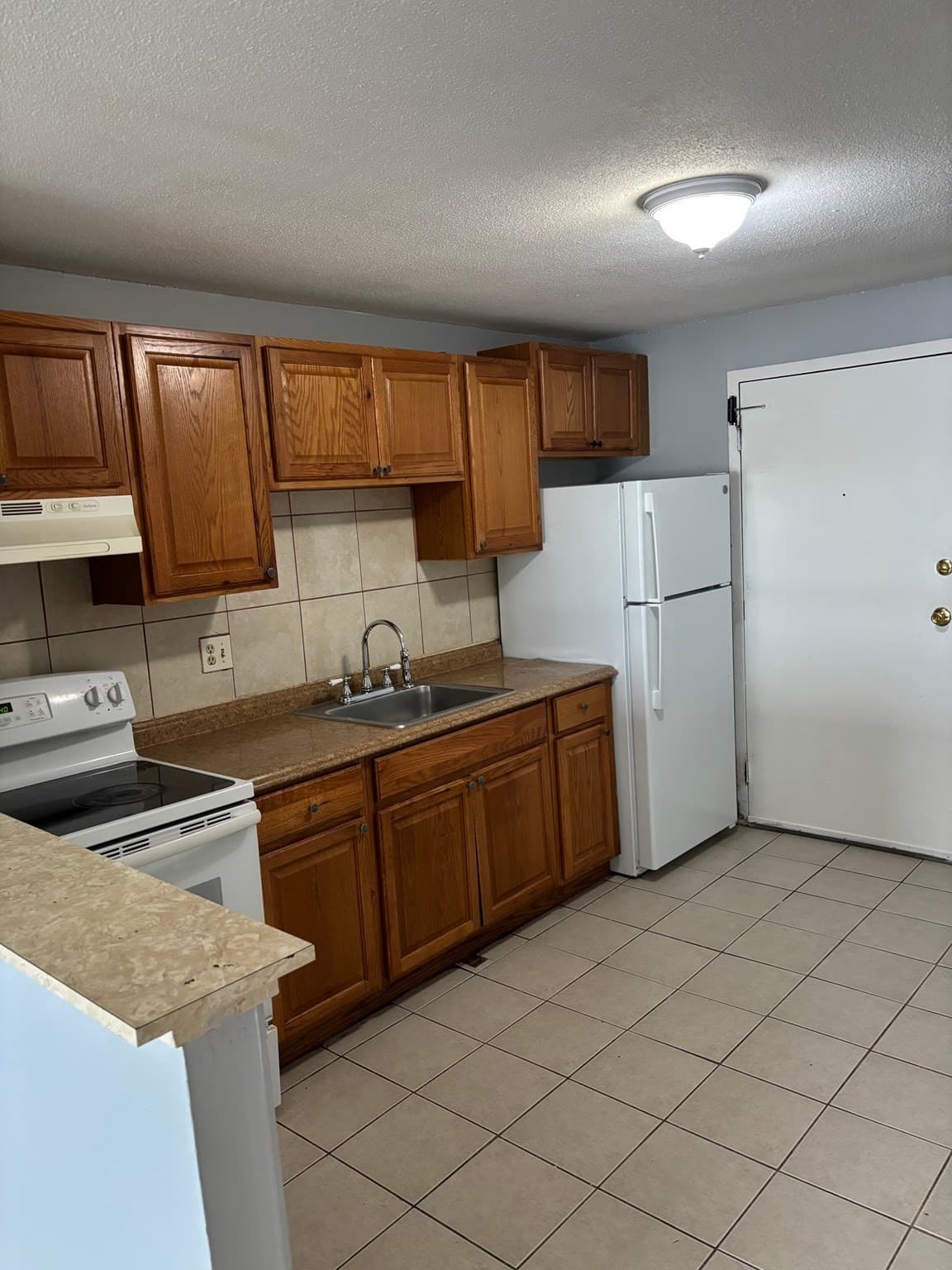 Condominium at 154 Second Street # 303, Framingham MA 01702, Framingham, photo 4 of 6