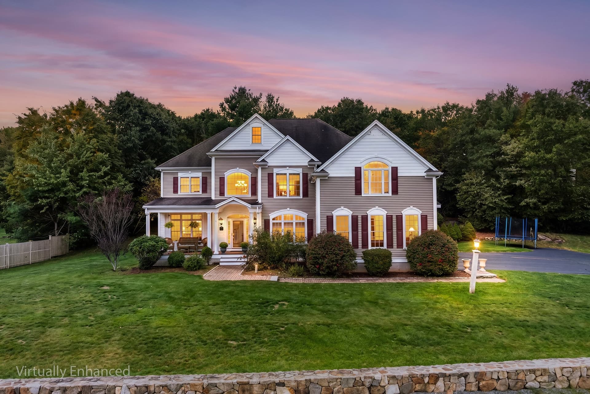 27 Dairy Dr, Upton MA 01568