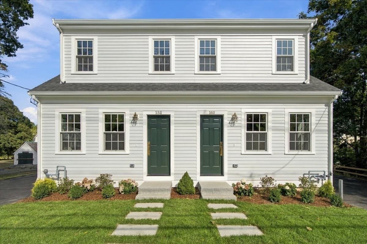 160 Hersey St, Hingham MA 02043