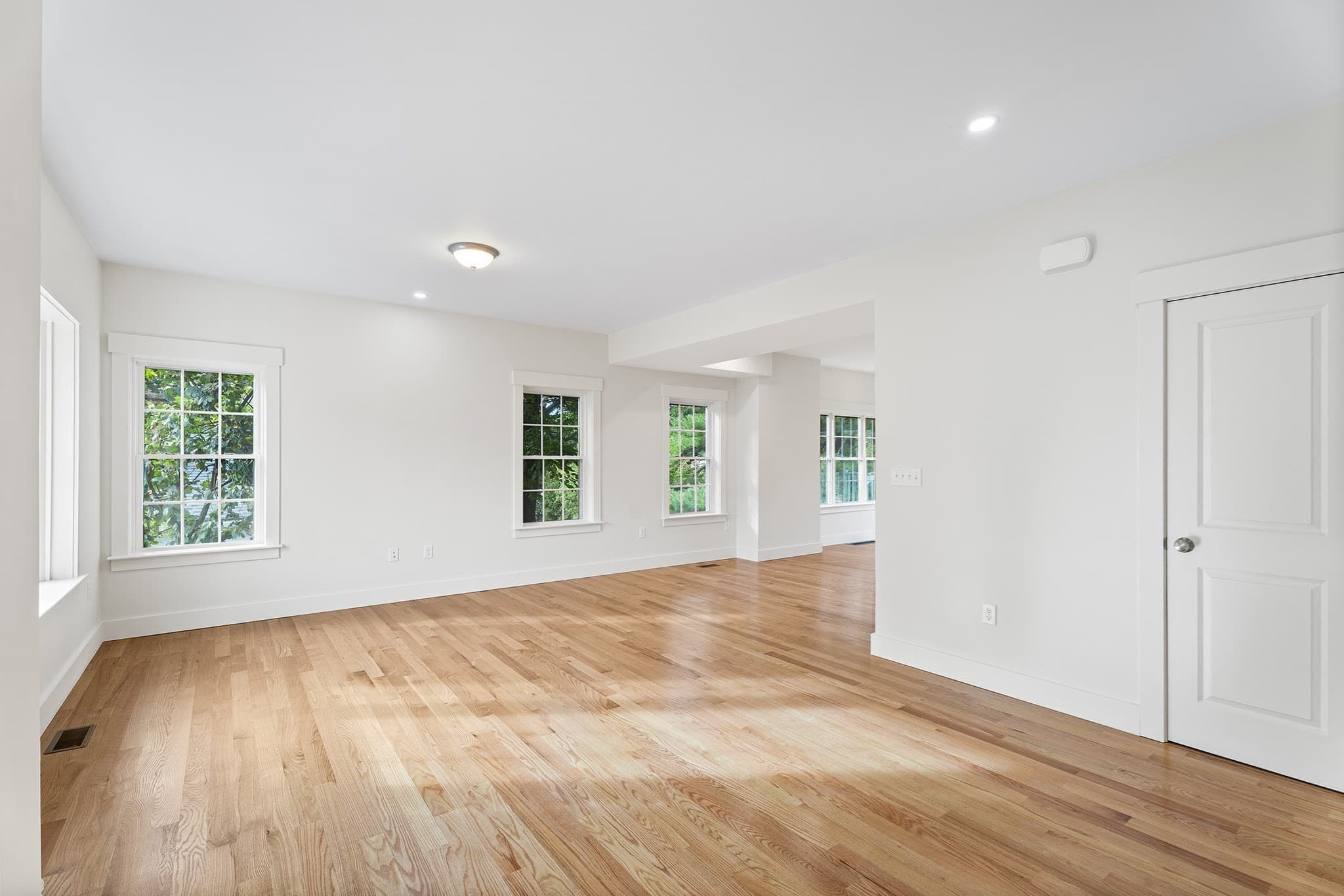 Single Family Residence at 76 Valmor St, Worcester MA 01604, Worcester, photo 6 of 39