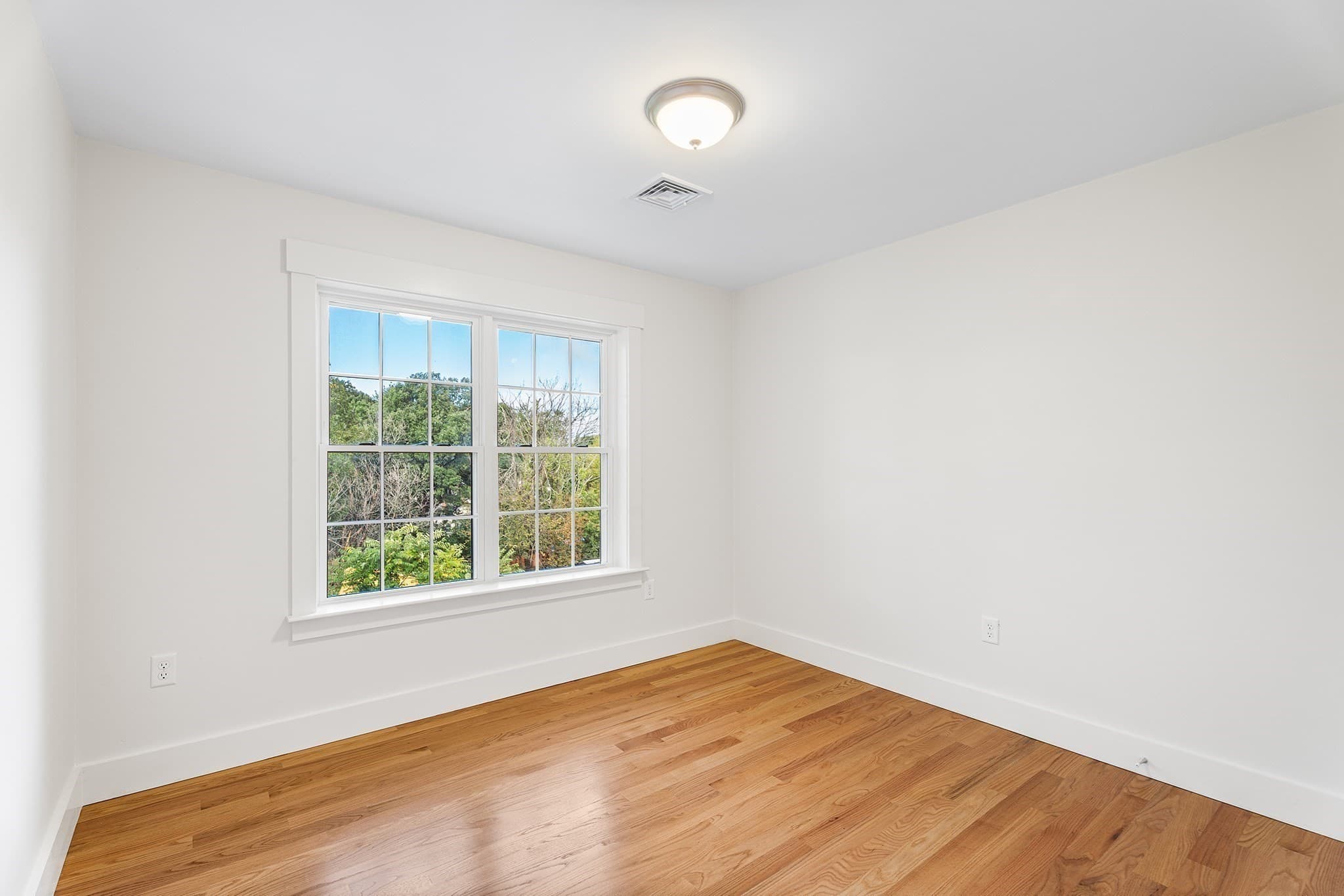 Single Family Residence at 76 Valmor St, Worcester MA 01604, Worcester, photo 16 of 39
